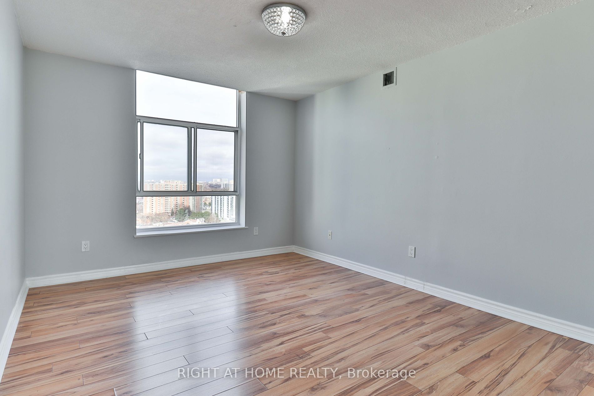 3559 Eglinton Ave W 09 Property Photo 29
