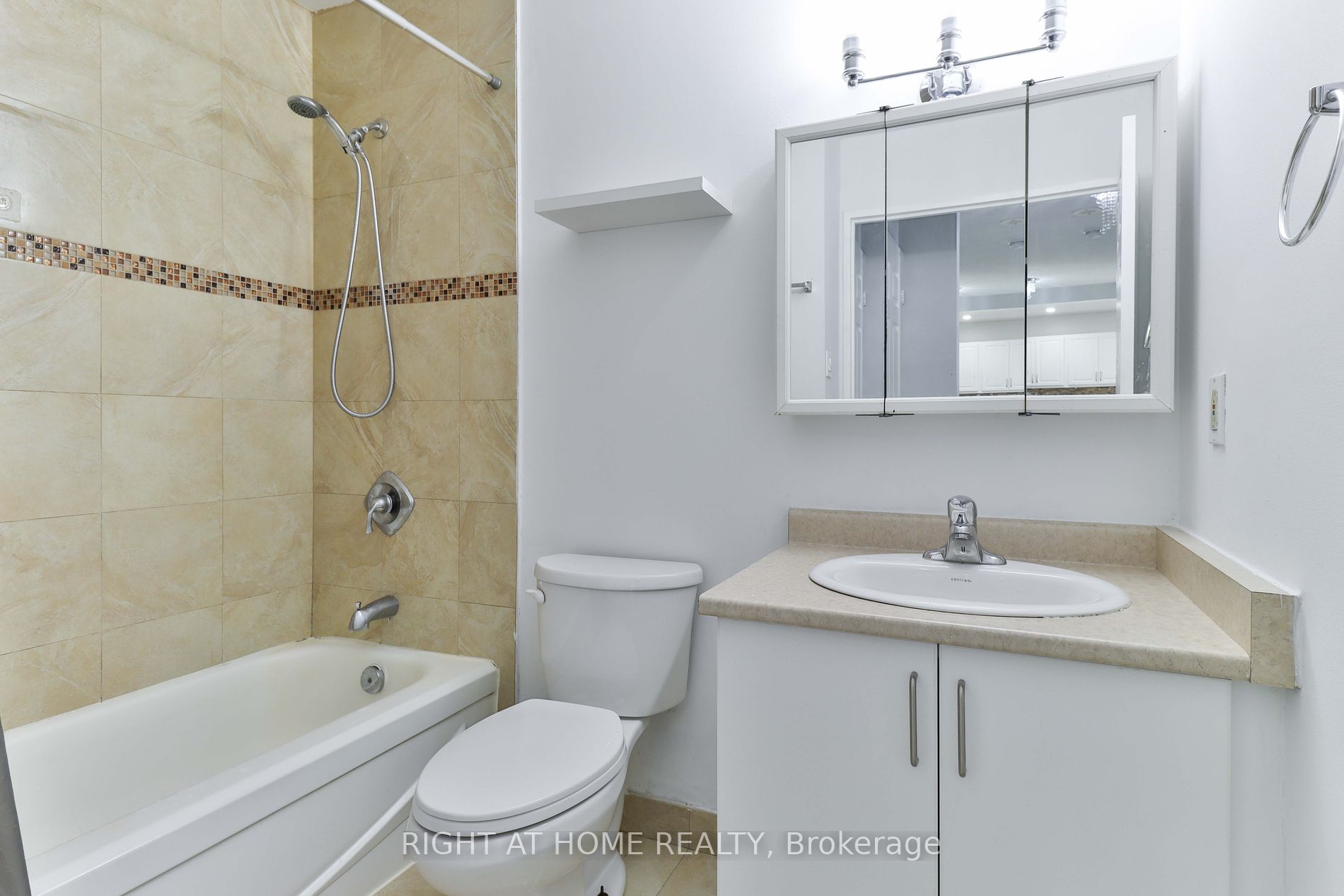 3559 Eglinton Ave W 09 Property Photo 30