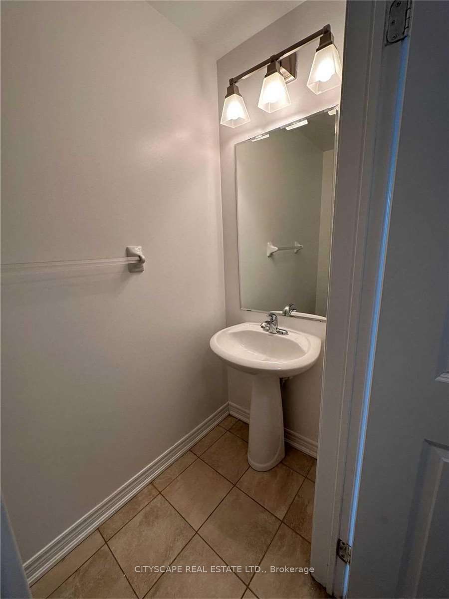 383 Prince Of Wales Dr 21 Property Photo 8