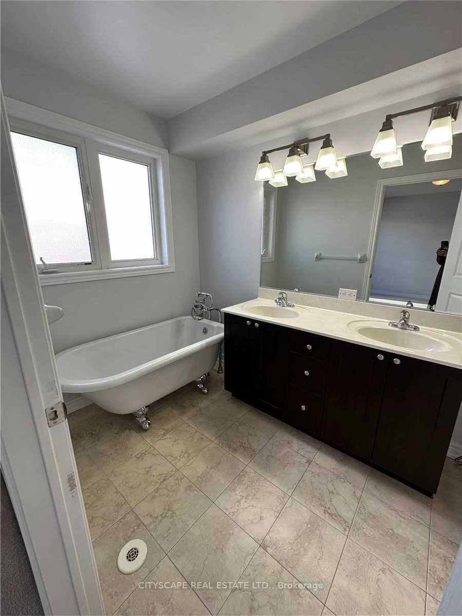 383 Prince Of Wales Dr 21 Property Photo 22