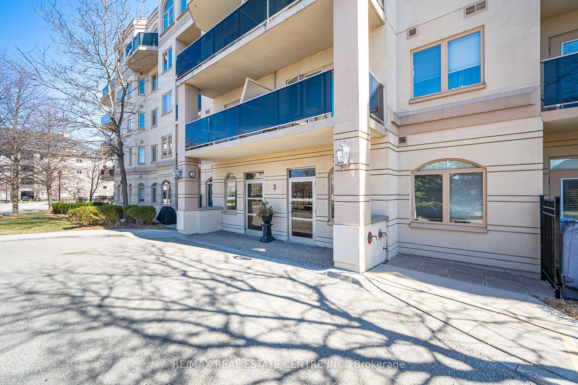 3 Dayspring Circ 9 Property Photo 2