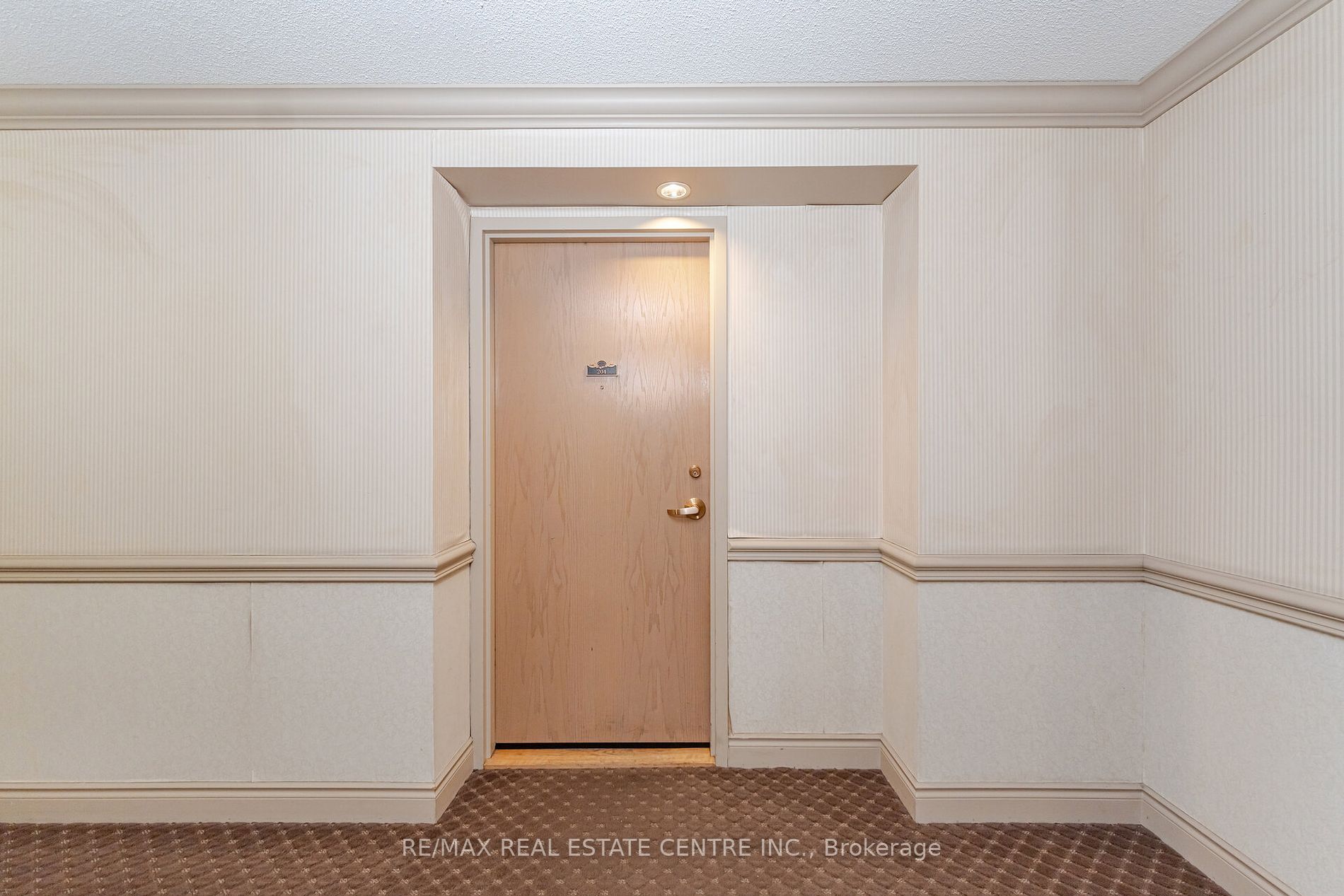 3 Dayspring Circ 9 Property Photo 4