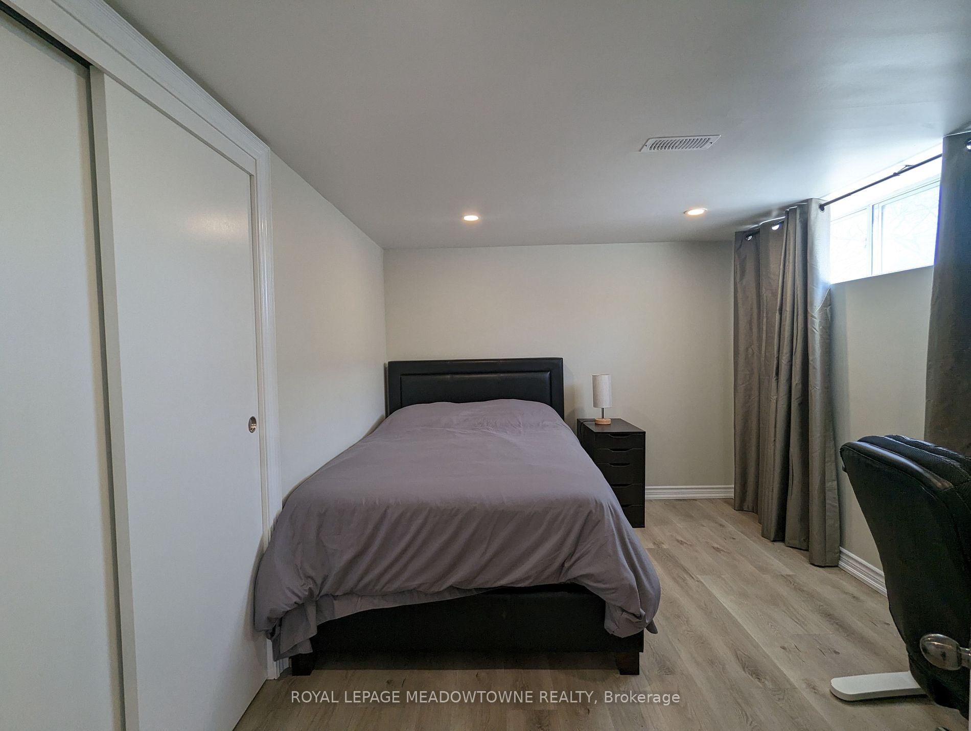 240 Wellesworth Dr Property Photo 8