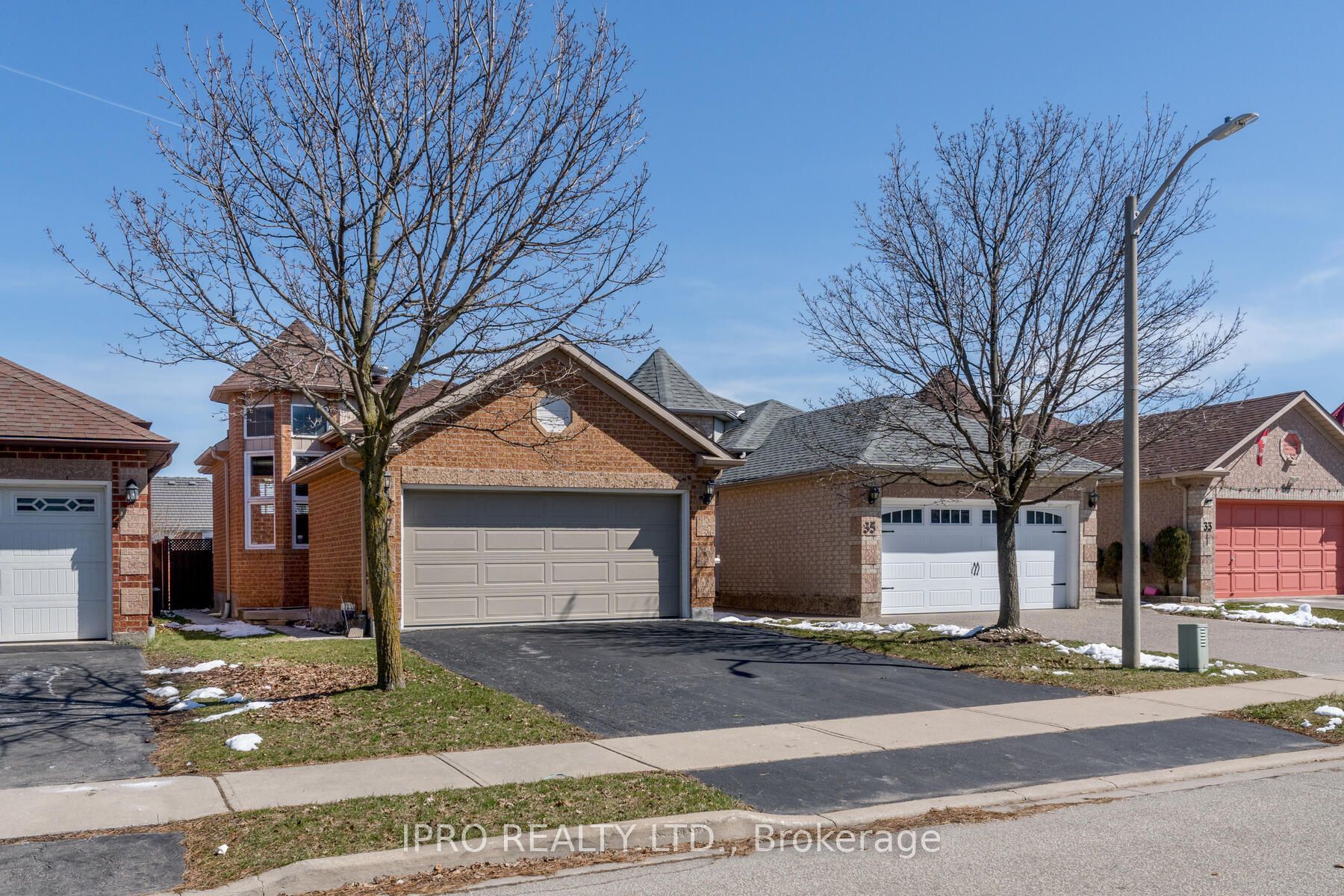 37 Silkwood Cres Property Photo 2