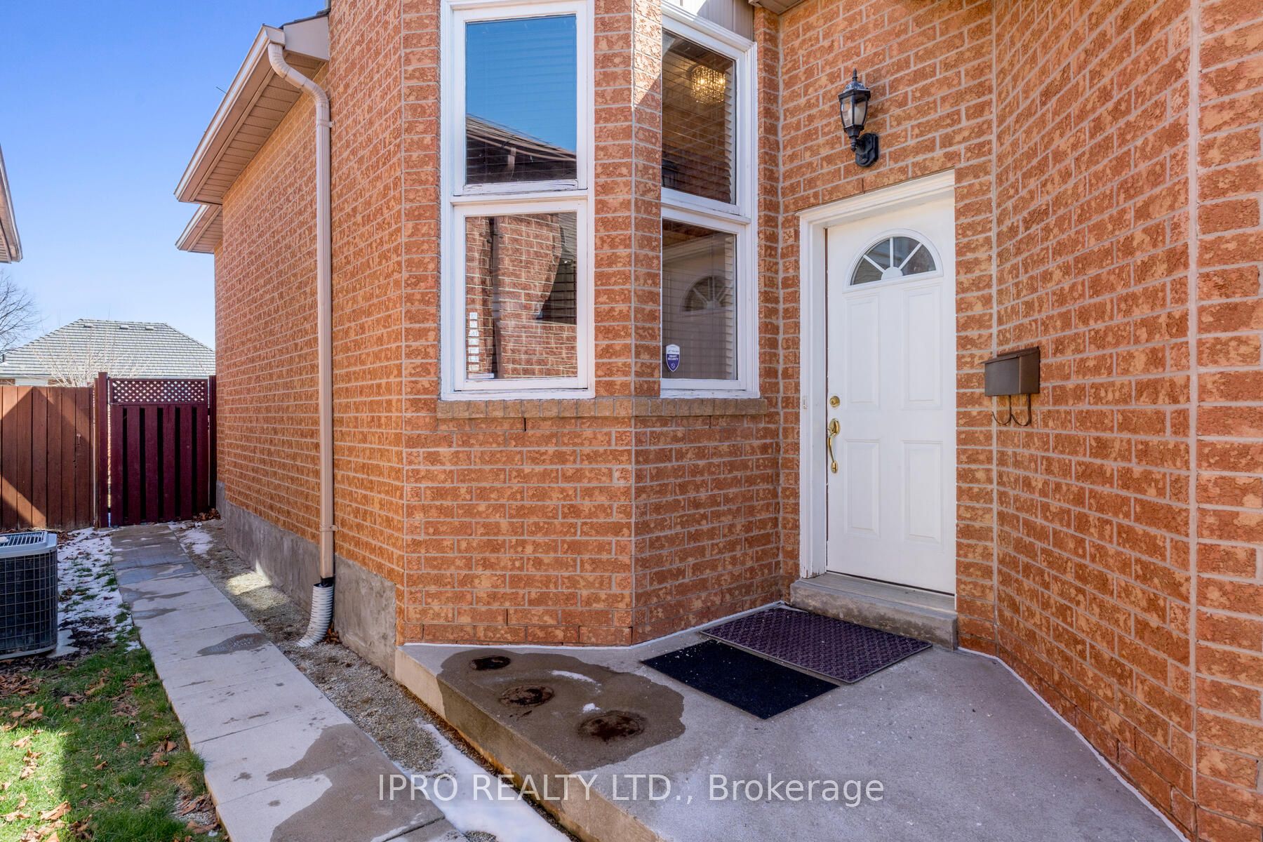 37 Silkwood Cres Property Photo 3