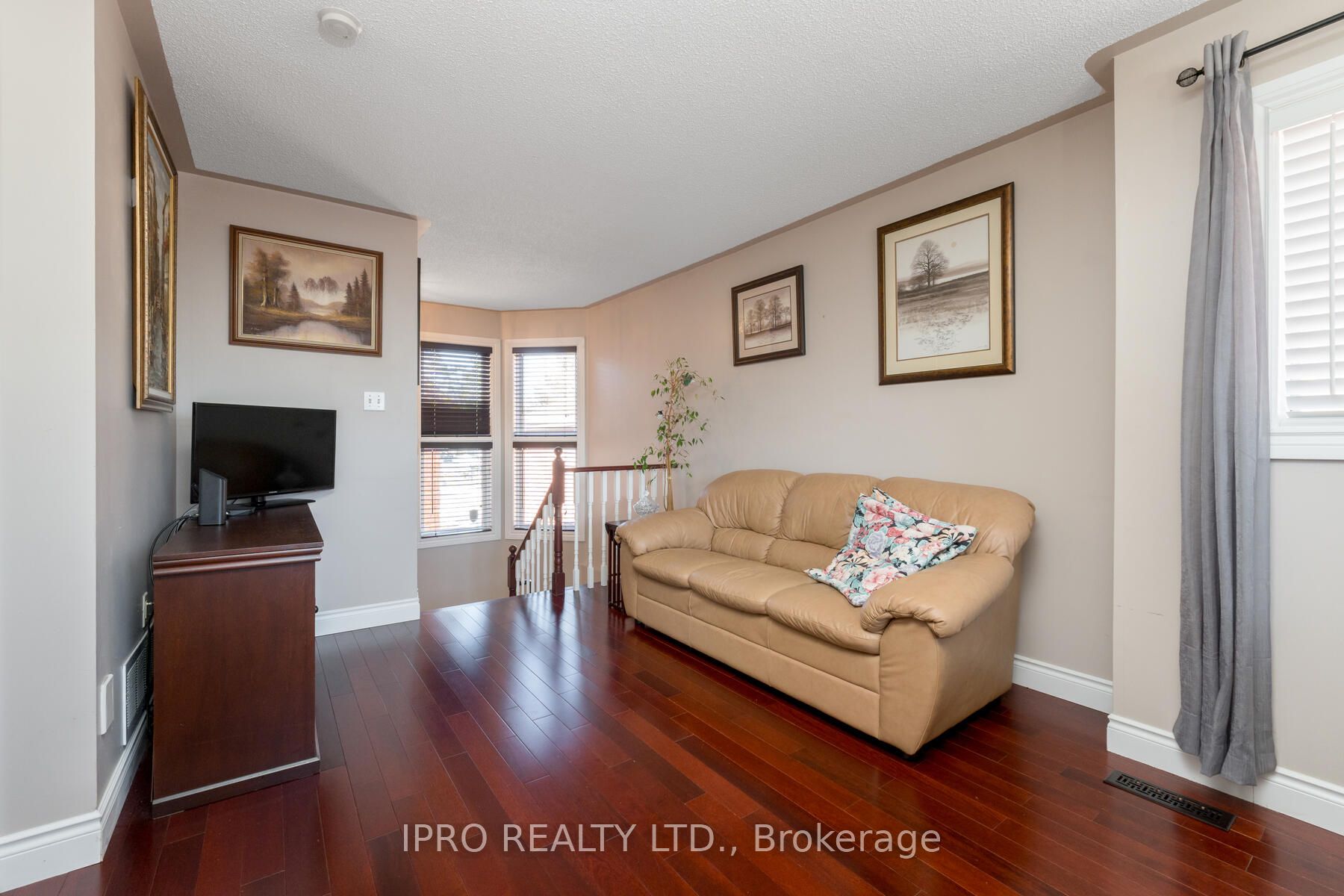37 Silkwood Cres Property Photo 7