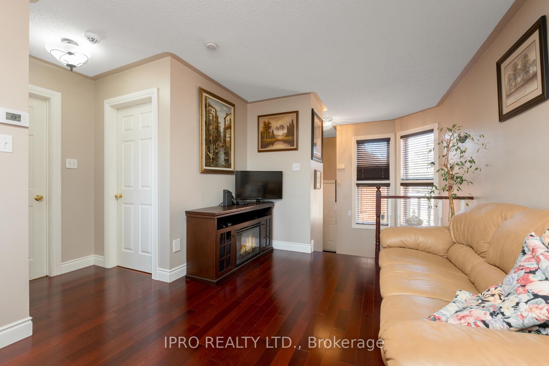 37 Silkwood Cres Property Photo 8