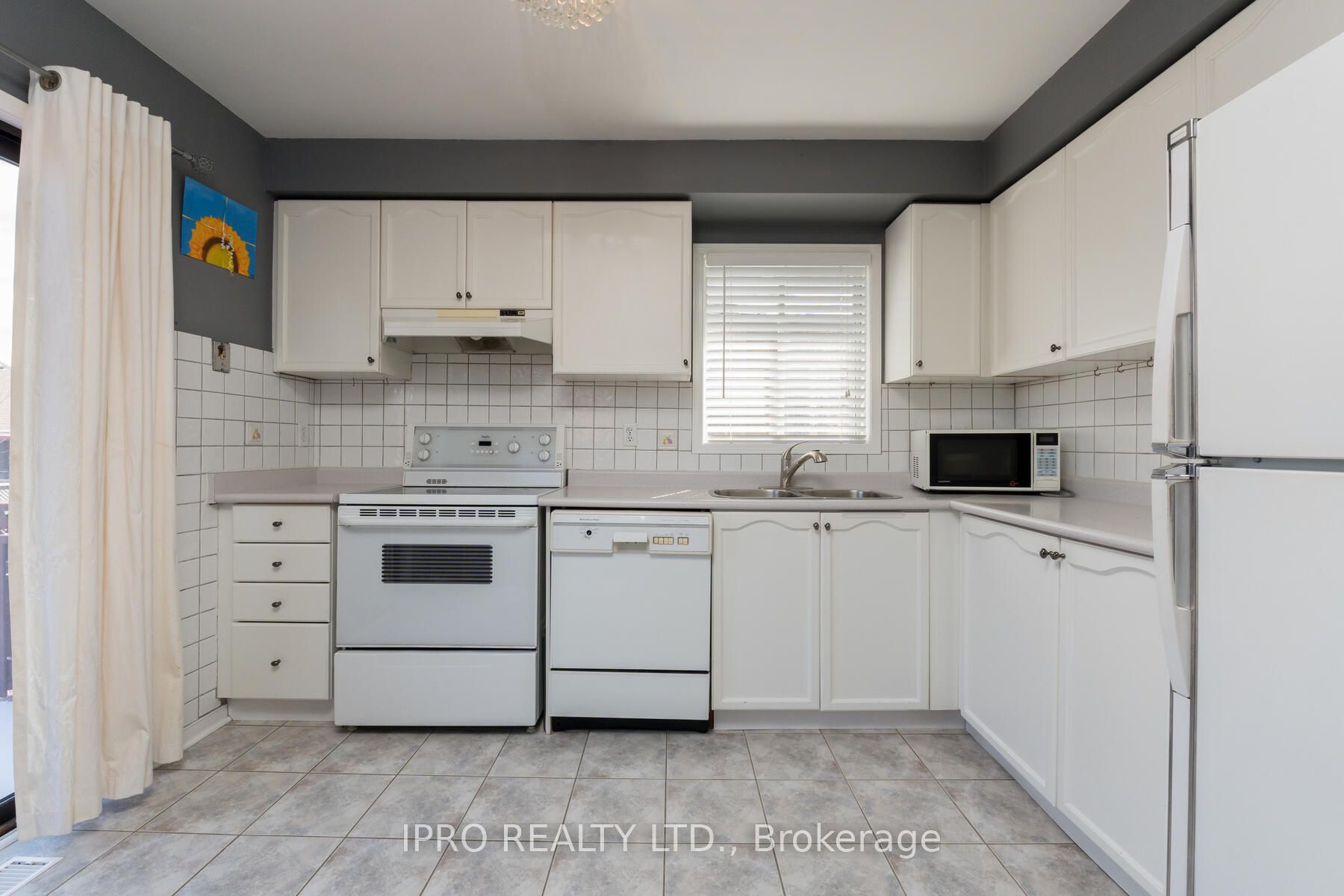 37 Silkwood Cres Property Photo 11