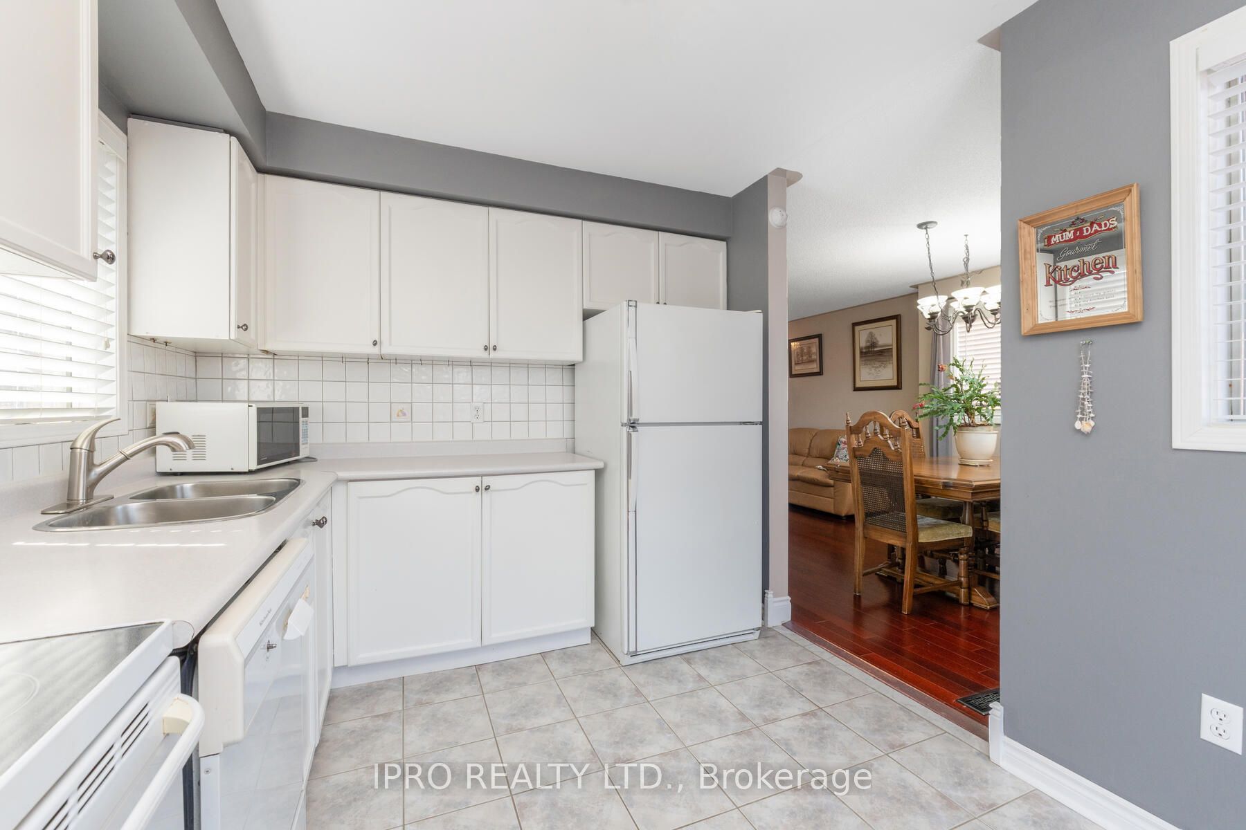 37 Silkwood Cres Property Photo 13