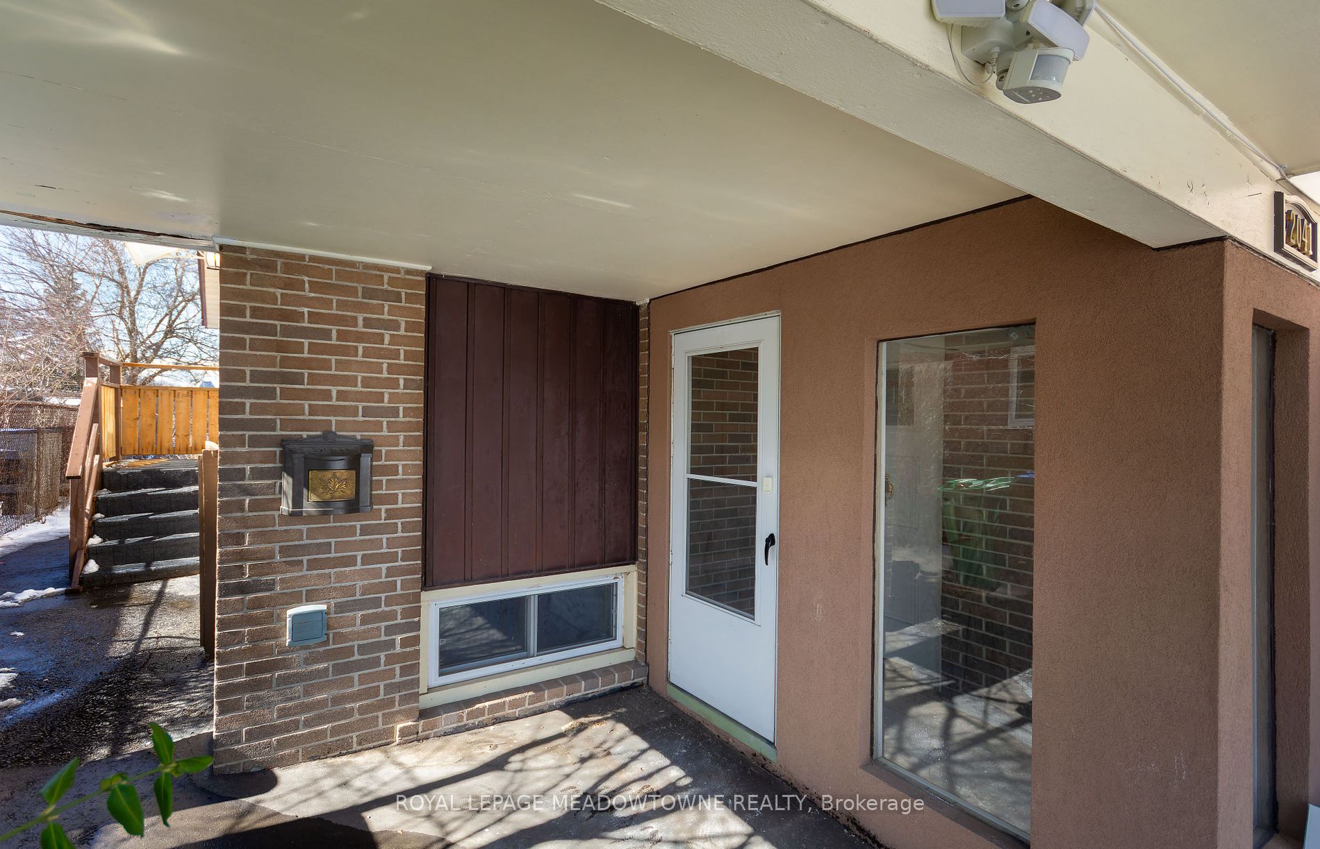 2041 Fontwell Cres Property Photo 6