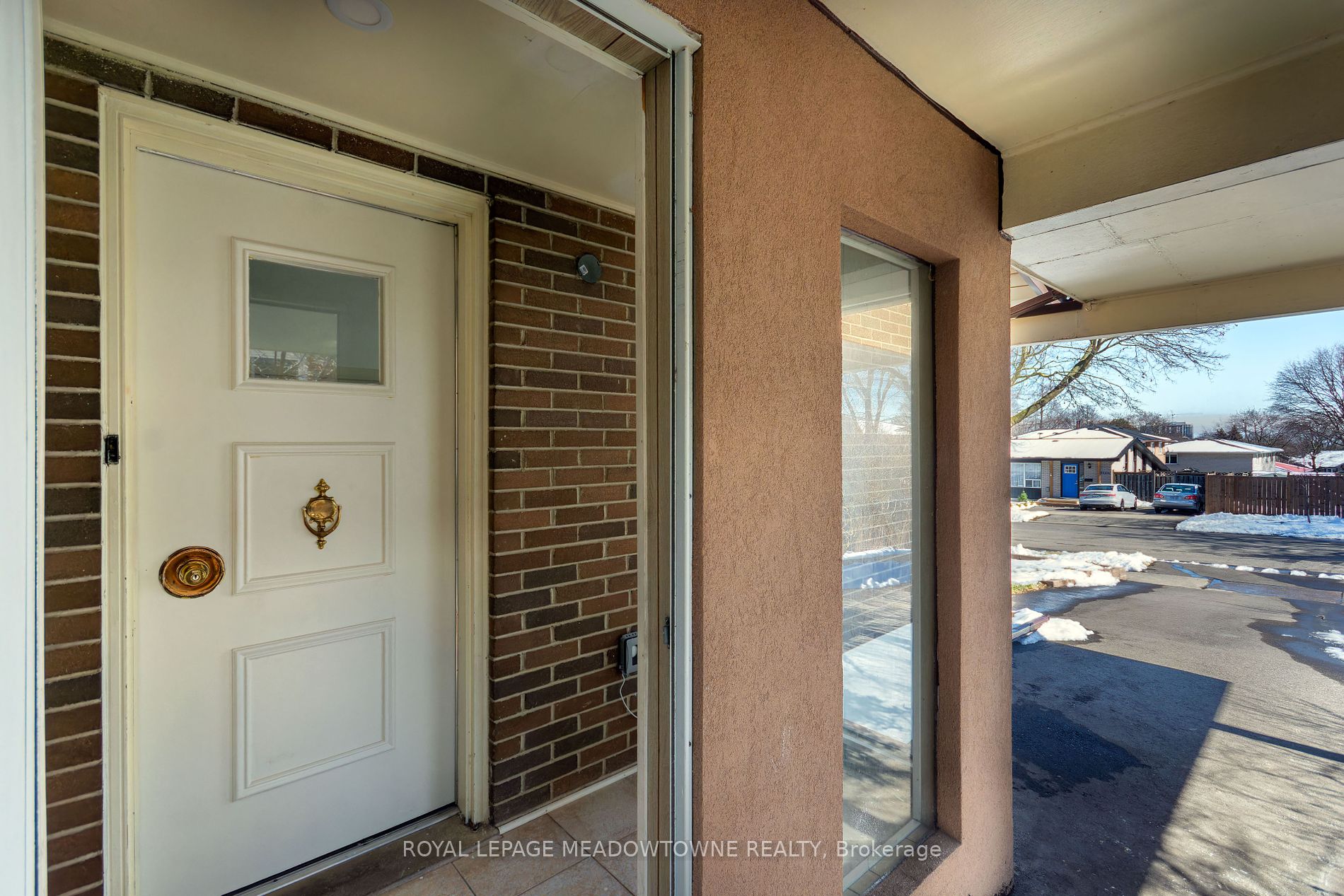2041 Fontwell Cres Property Photo 7