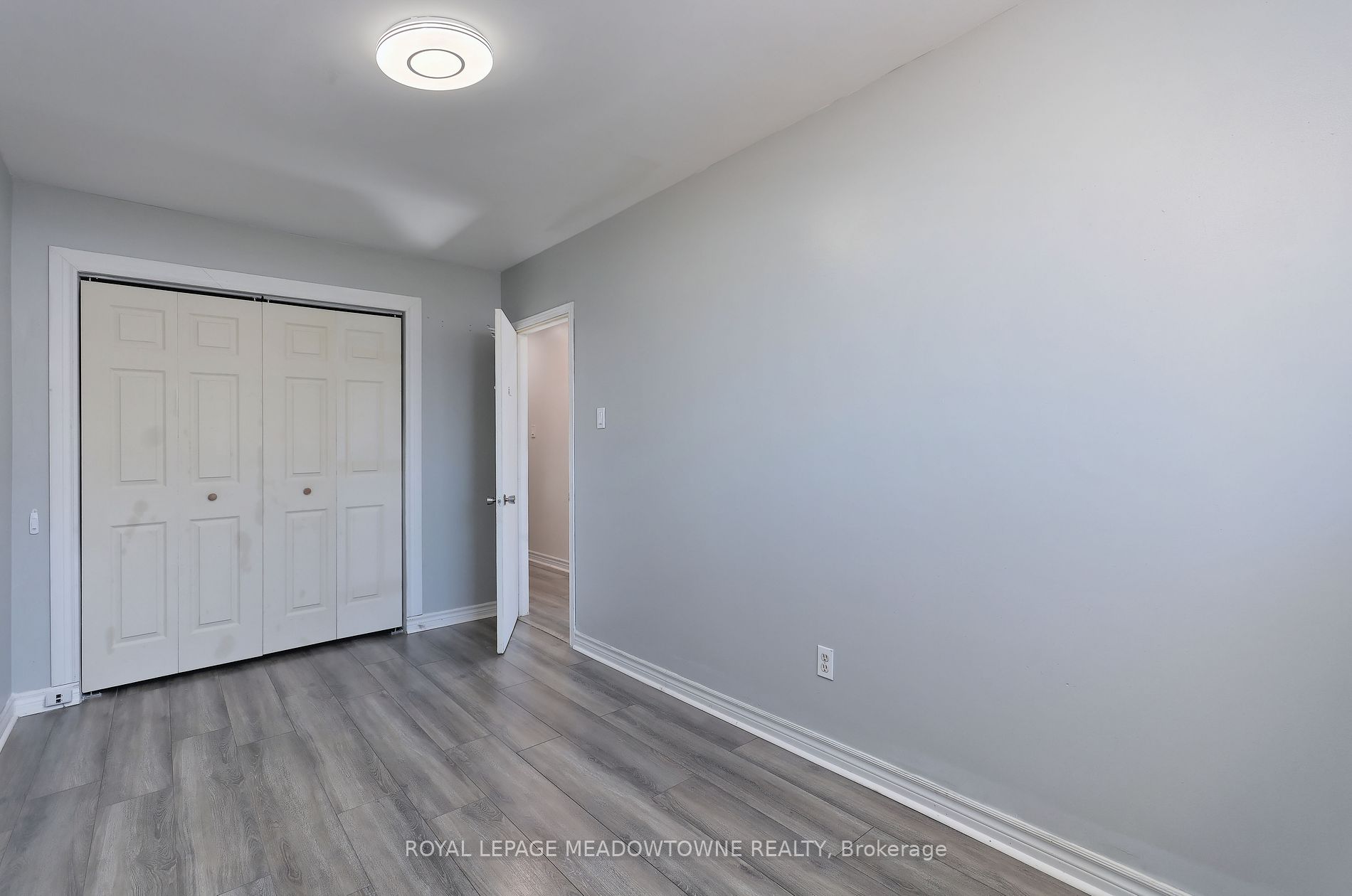 2041 Fontwell Cres Property Photo 17