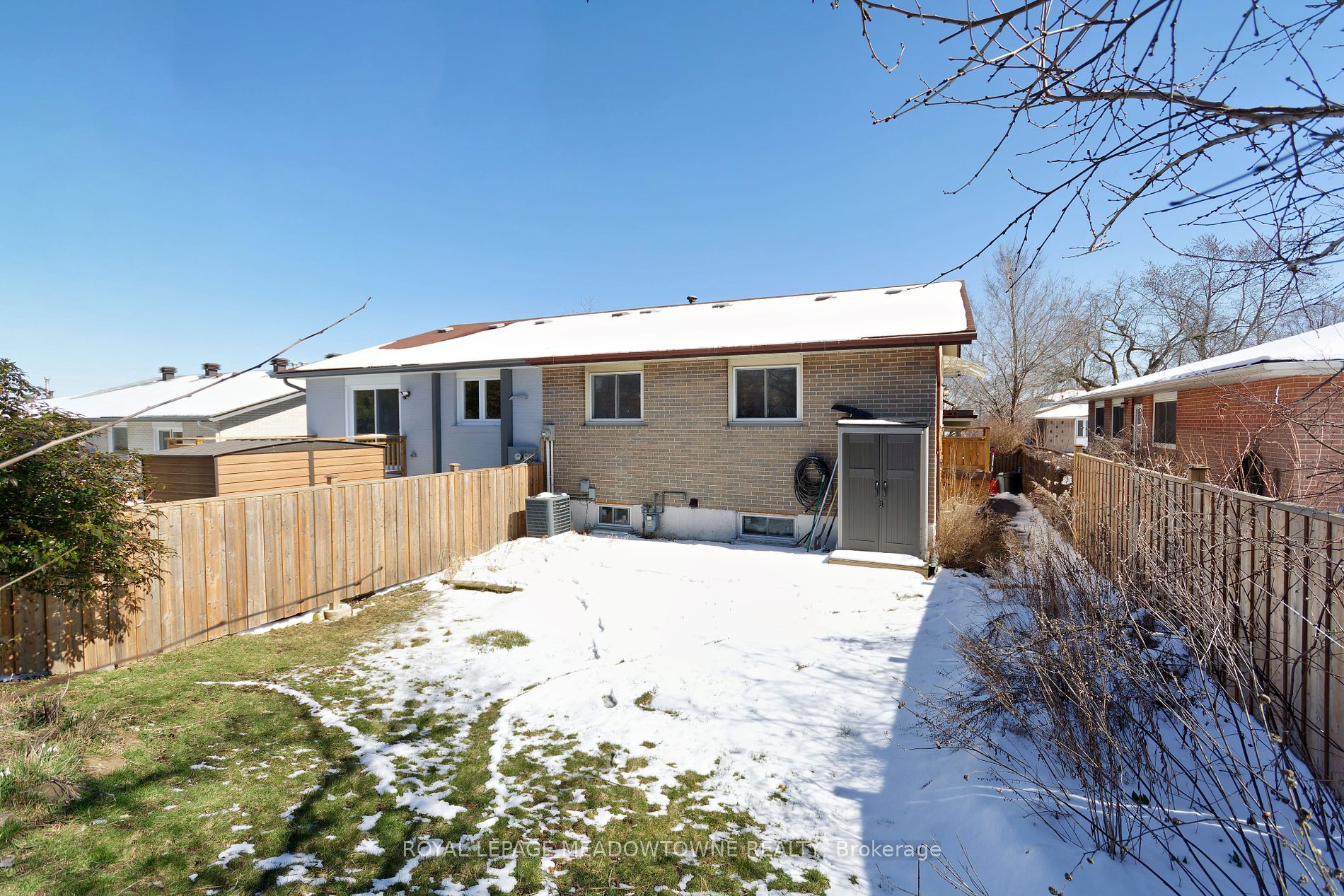 2041 Fontwell Cres Property Photo 23