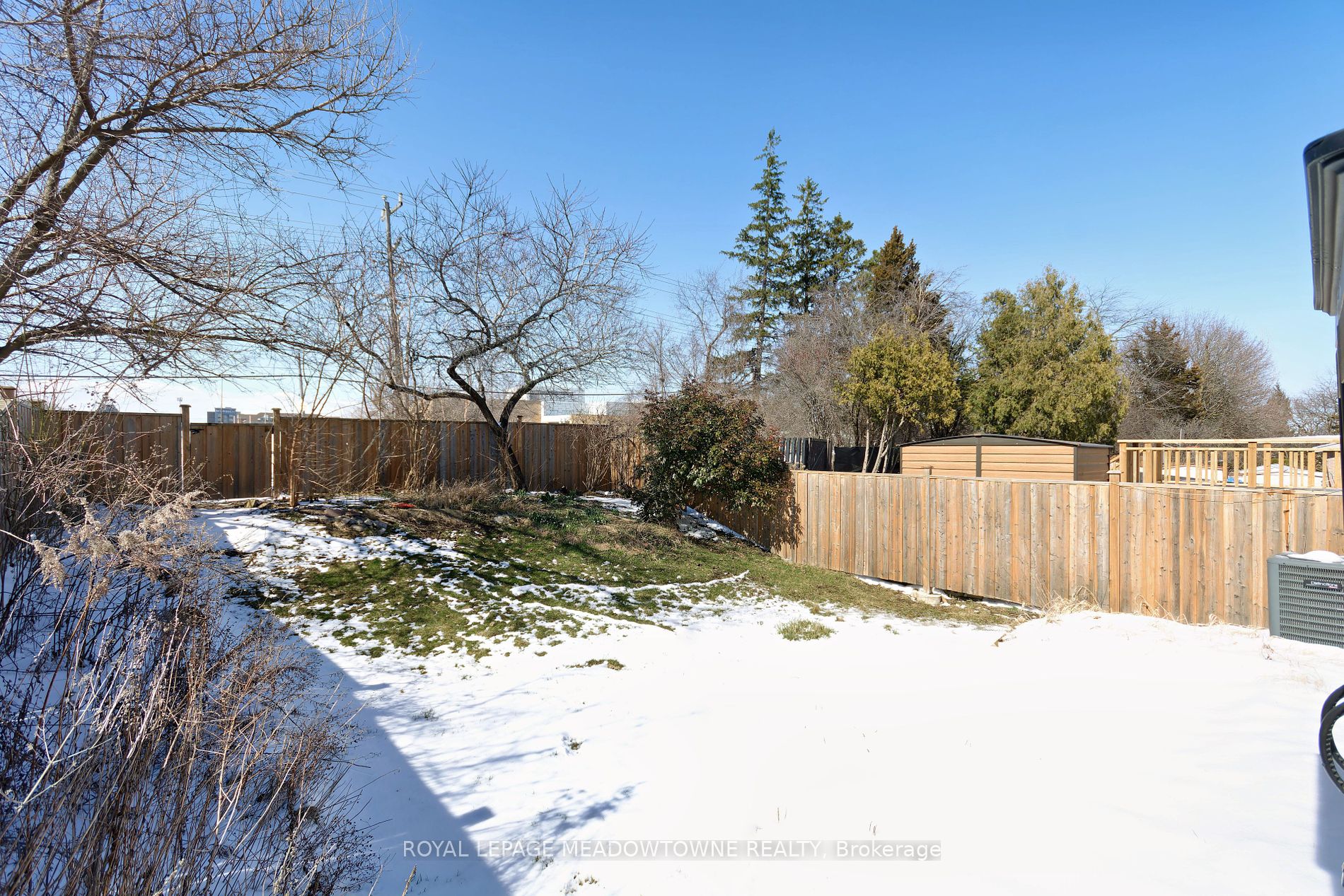 2041 Fontwell Cres Property Photo 27