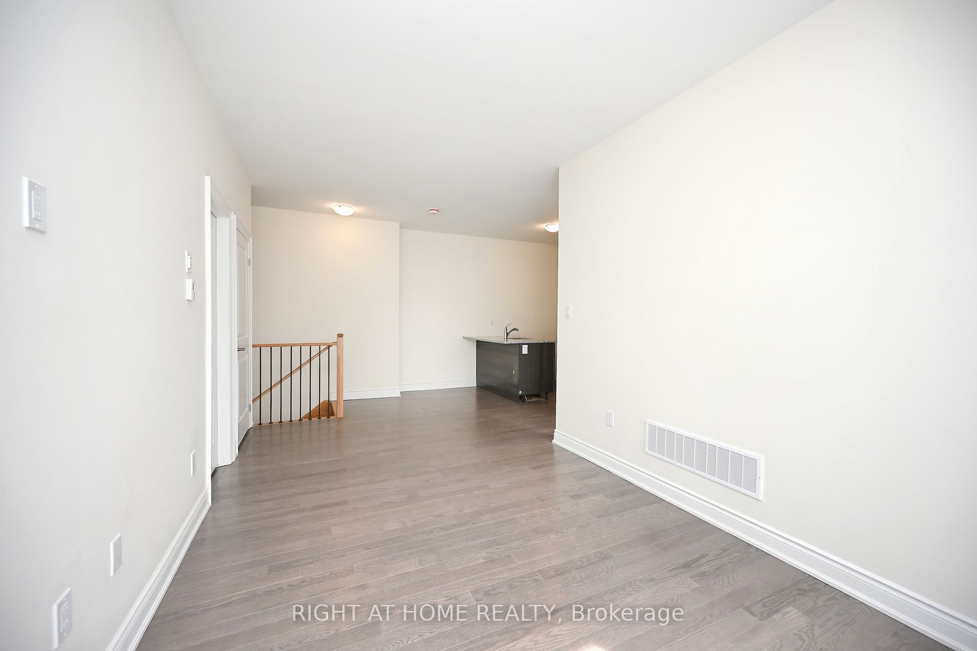 3358 Millicent Ave Property Photo 10