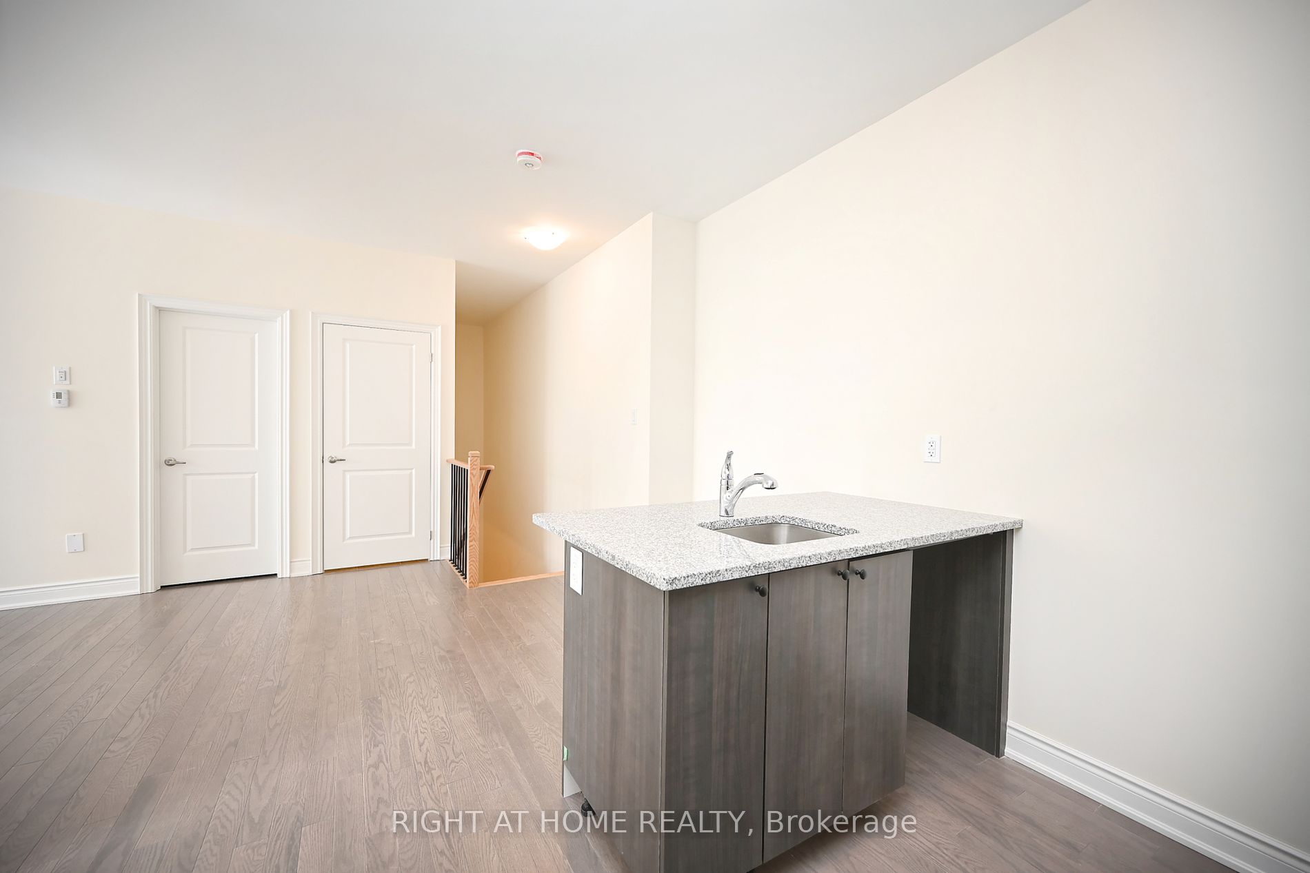 3358 Millicent Ave Property Photo 15
