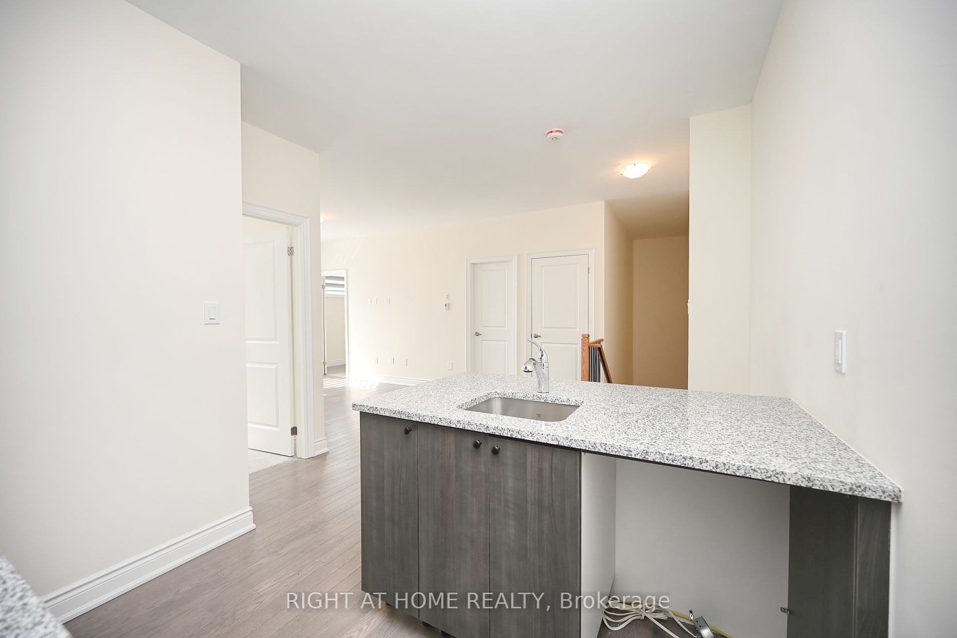 3358 Millicent Ave Property Photo 16