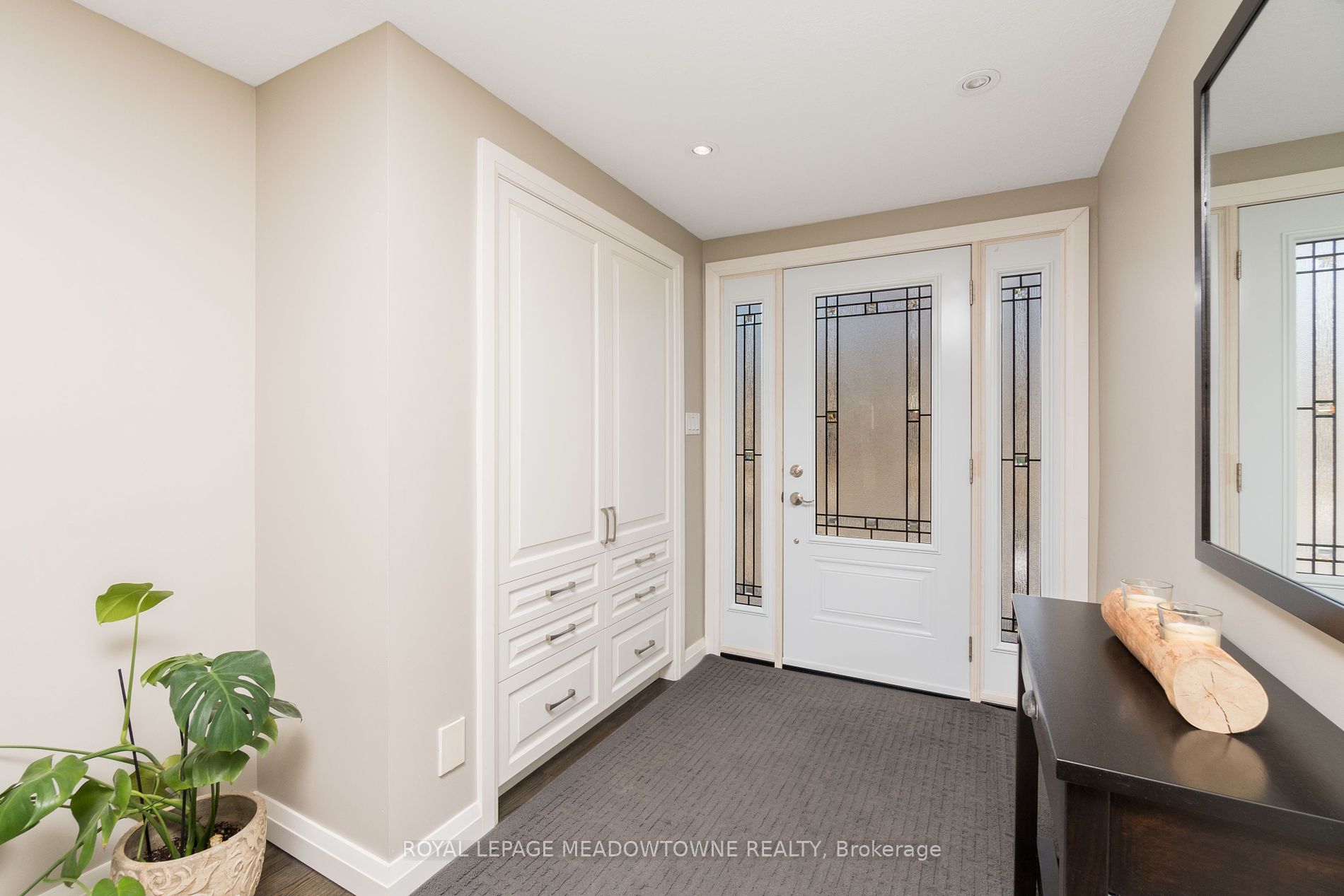 42 Carlton Dr Property Photo 5