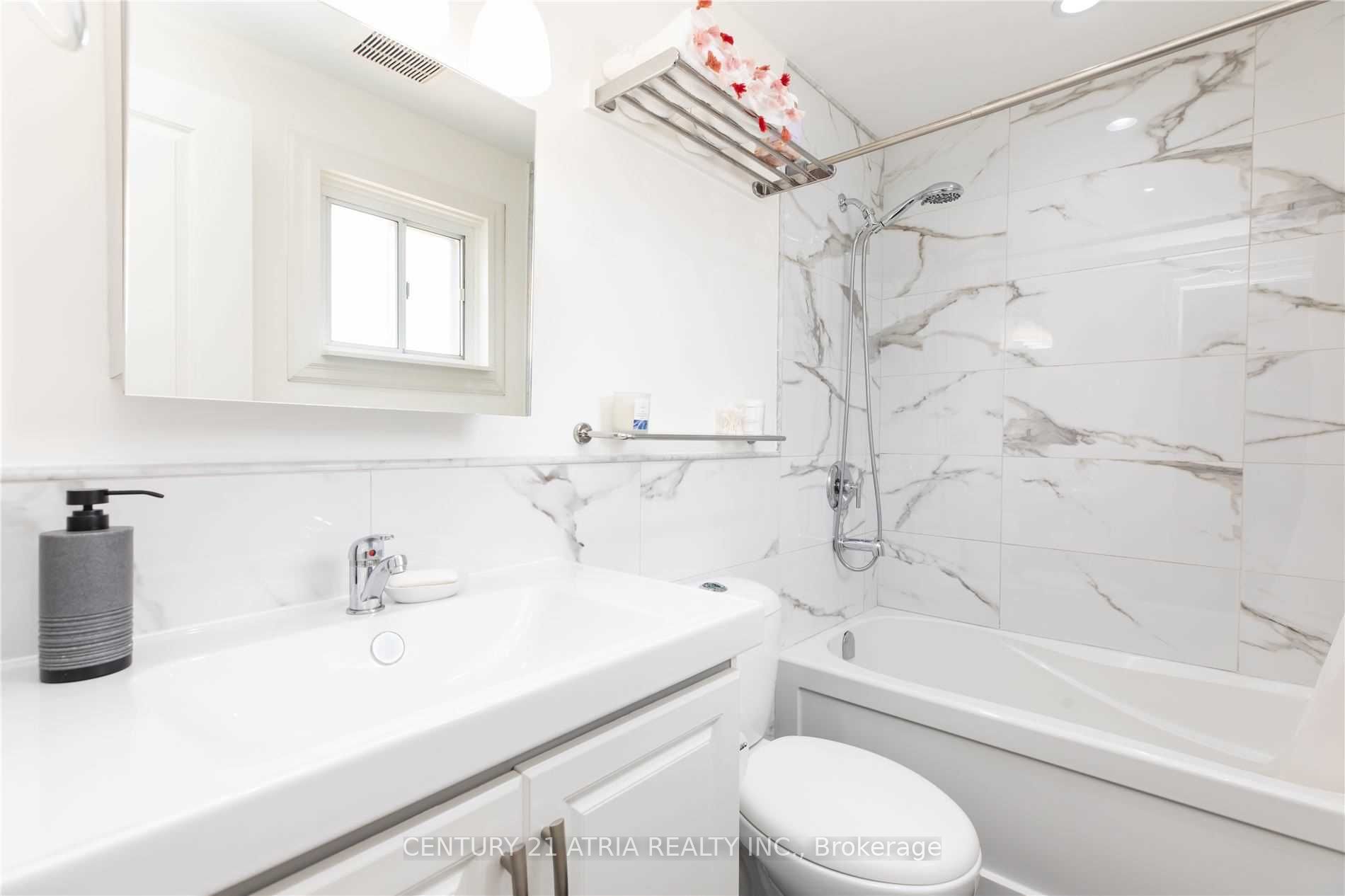2594 Bromsgrove Rd Property Photo 22