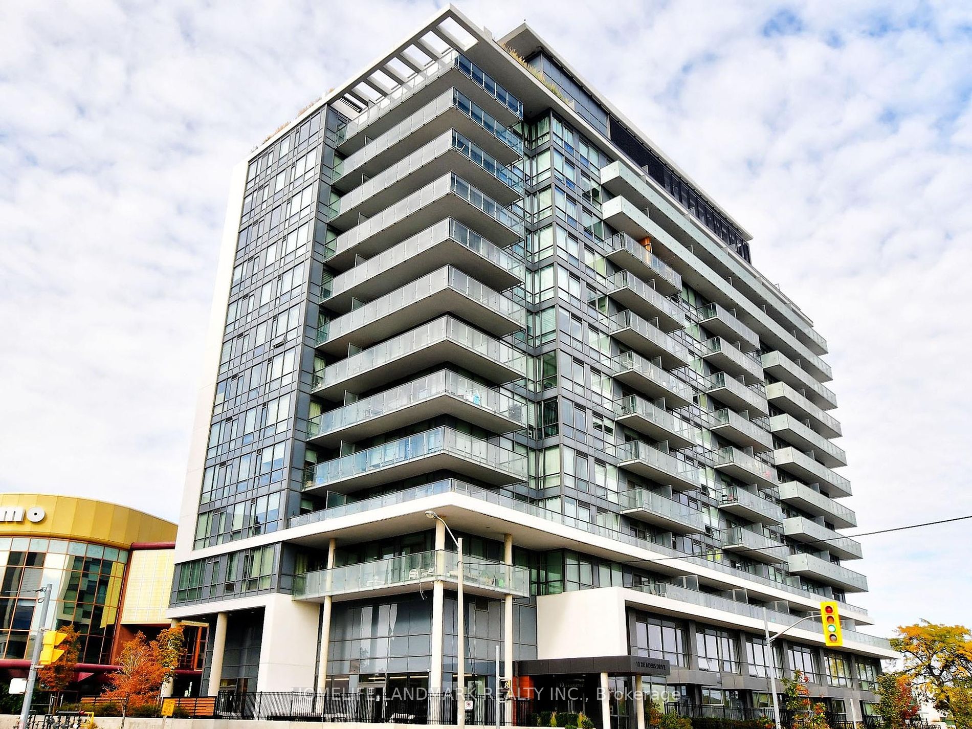 10 De Boers Dr 01 Property Photo 1