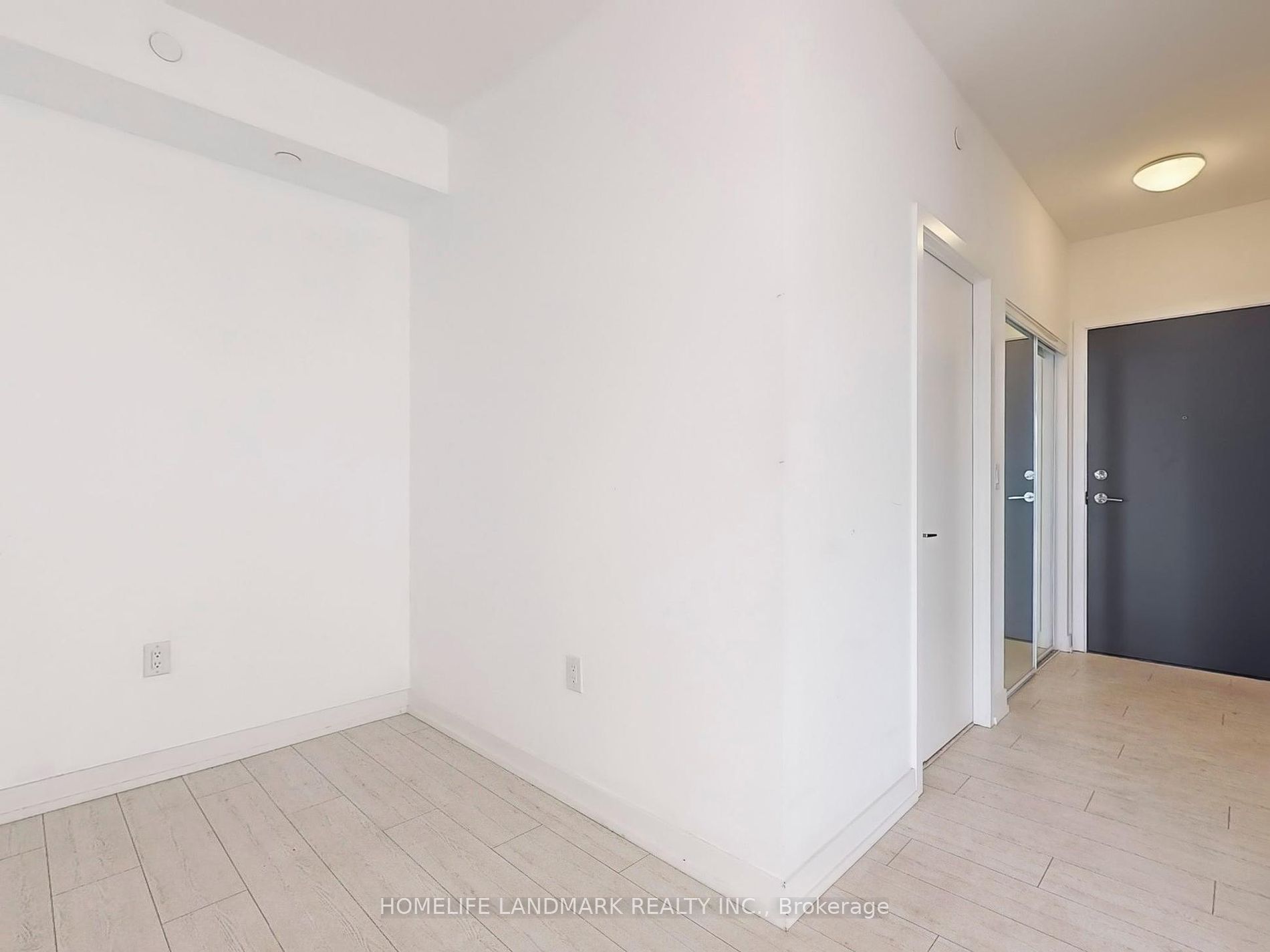 10 De Boers Dr 01 Property Photo 6