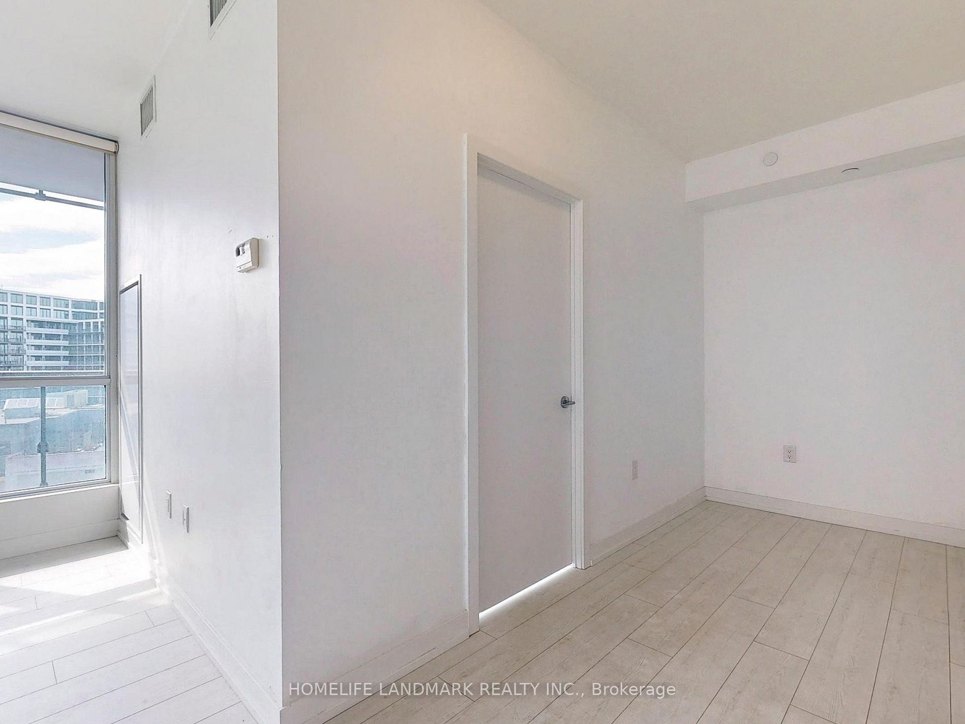 10 De Boers Dr 01 Property Photo 7