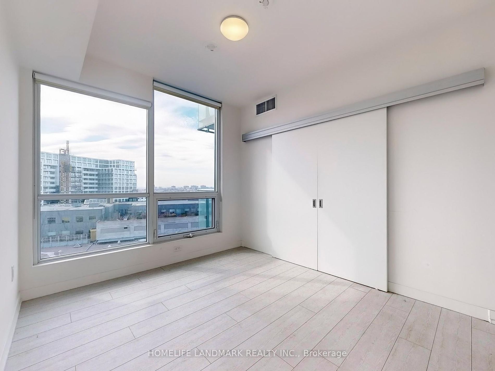 10 De Boers Dr 01 Property Photo 13