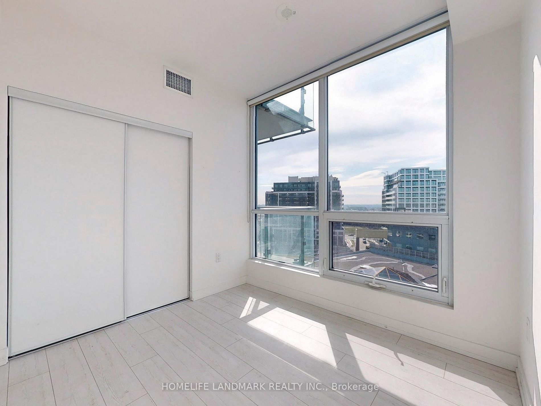 10 De Boers Dr 01 Property Photo 17