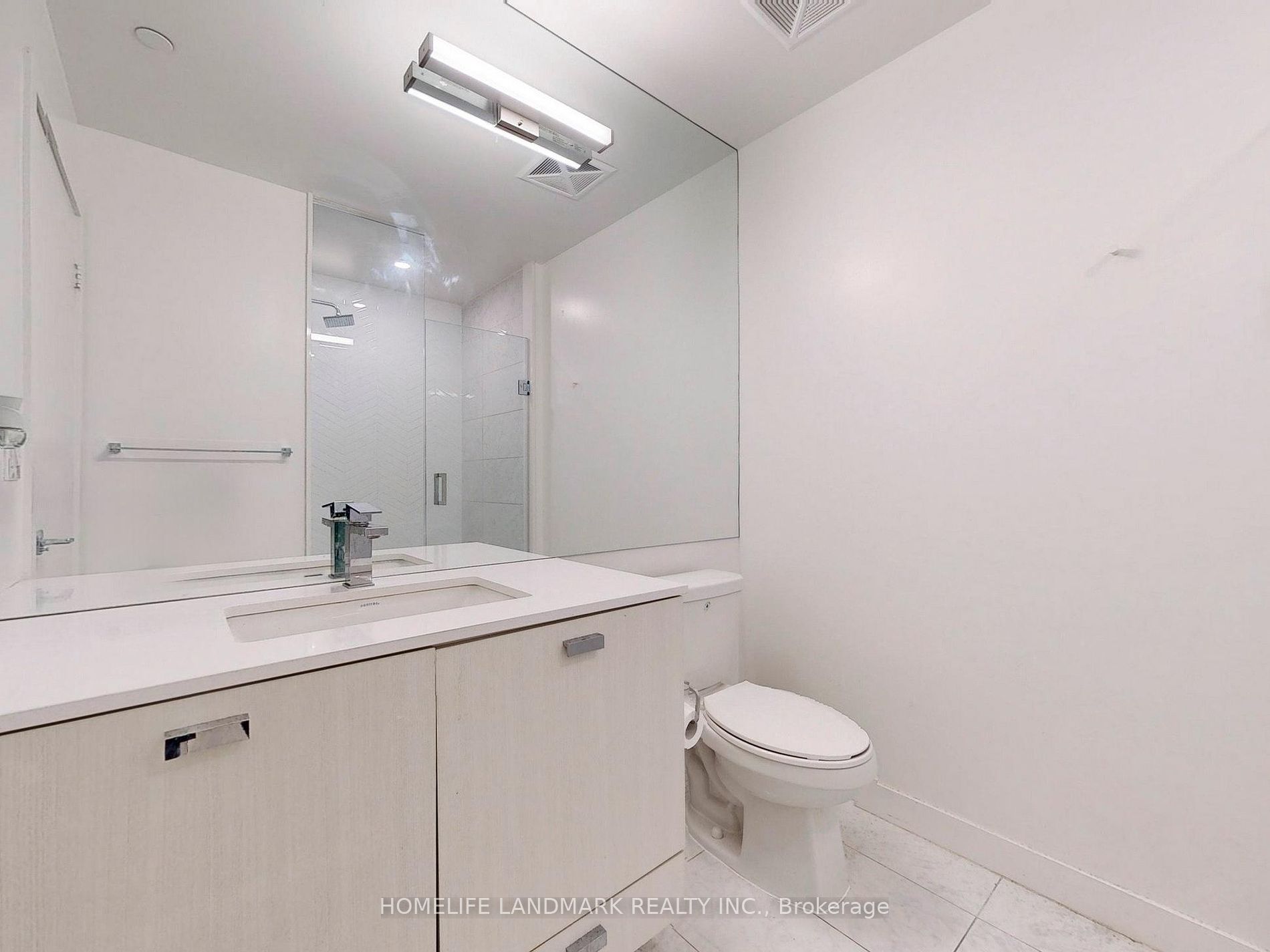 10 De Boers Dr 01 Property Photo 19