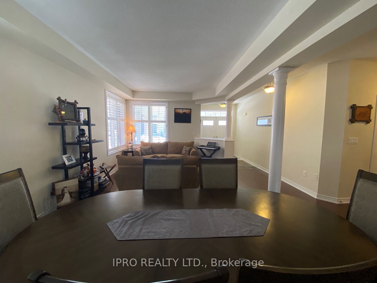 468 Dougall Ave Property Photo 4