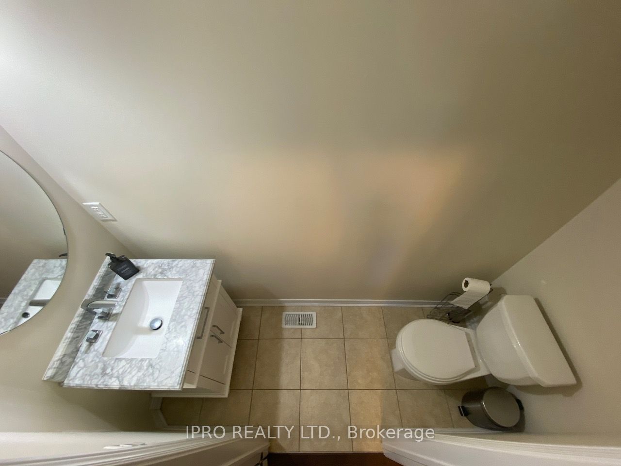 468 Dougall Ave Property Photo 6