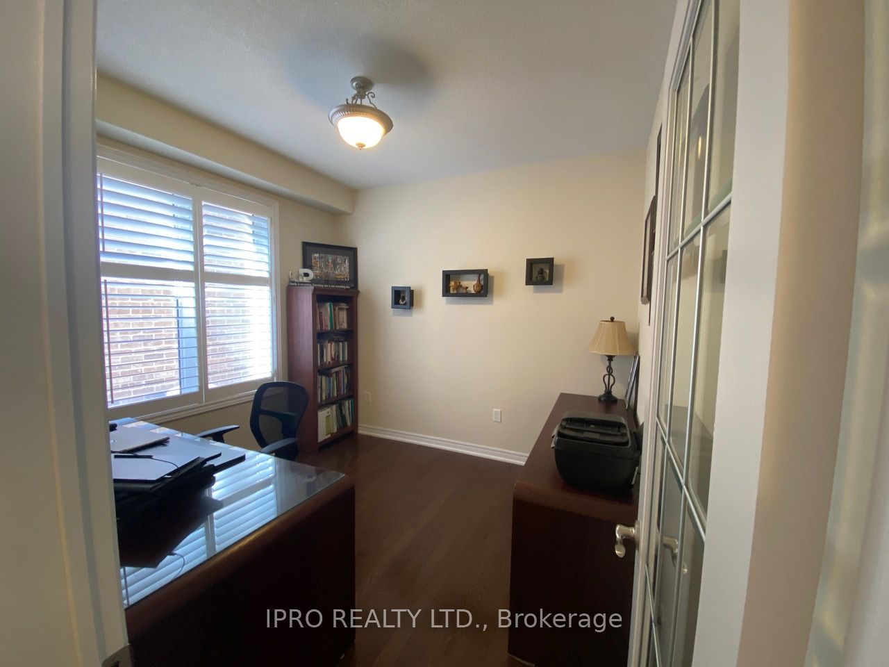 468 Dougall Ave Property Photo 8