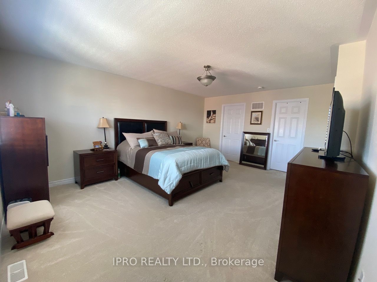 468 Dougall Ave Property Photo 18