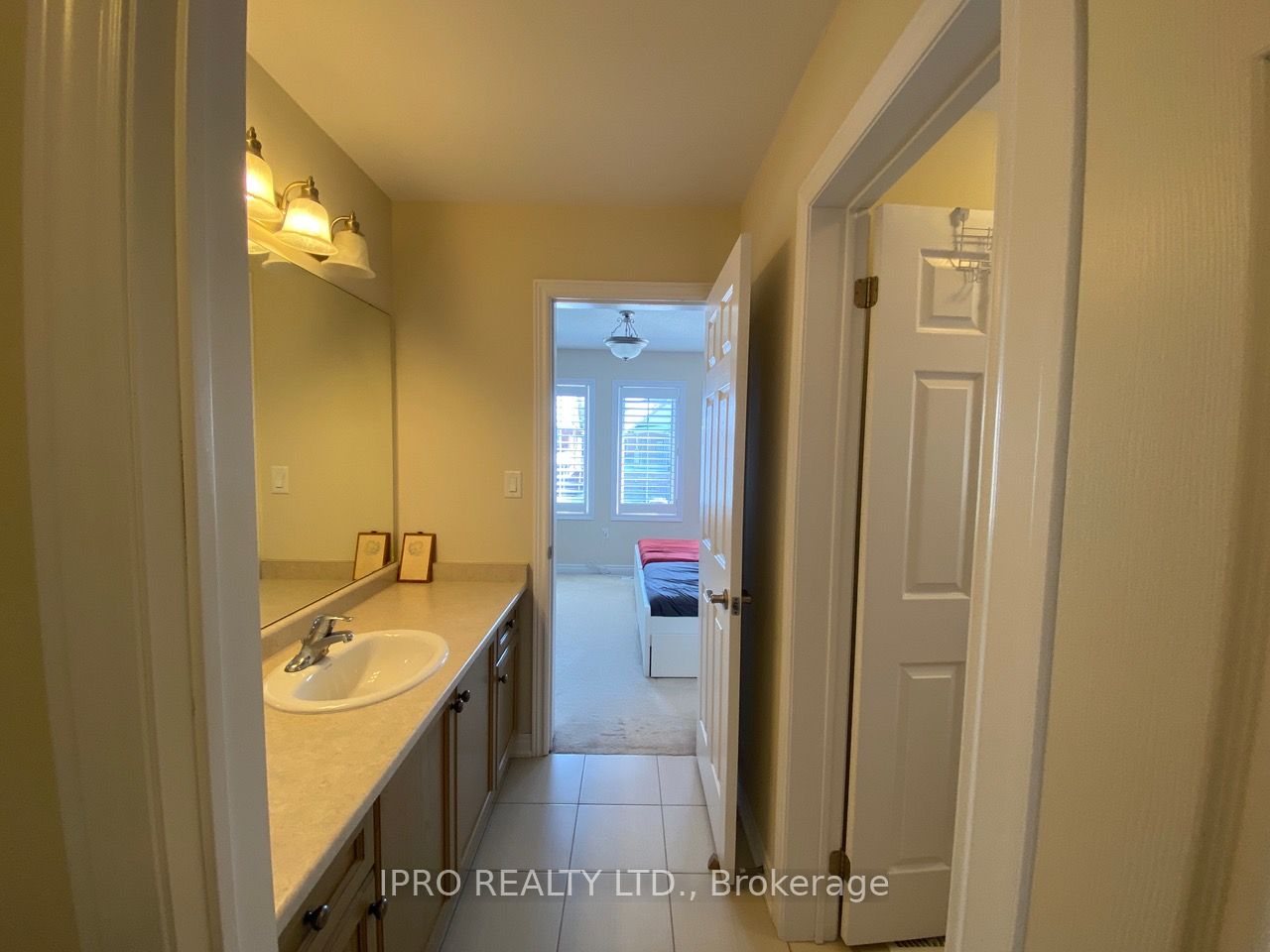 468 Dougall Ave Property Photo 22