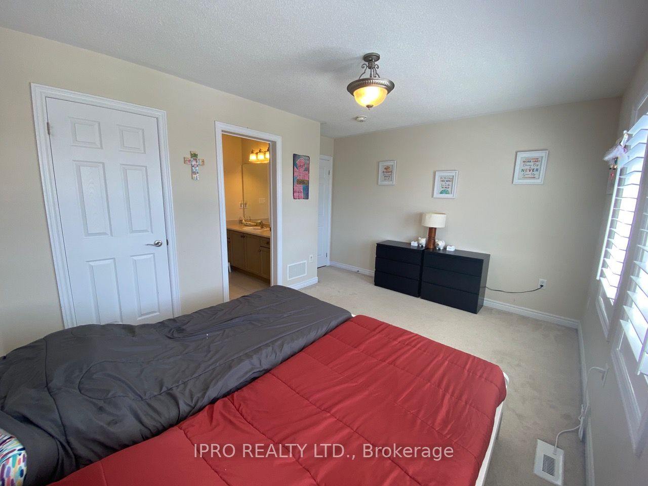 468 Dougall Ave Property Photo 25