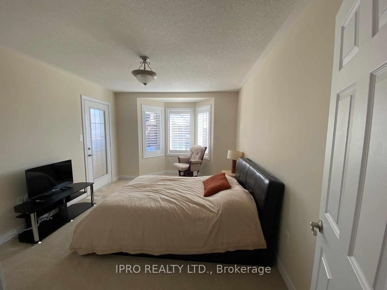 468 Dougall Ave Property Photo 26