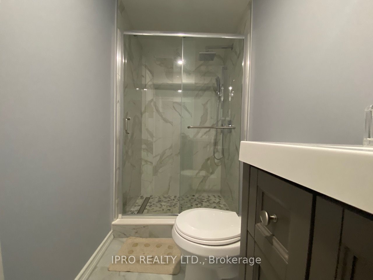 468 Dougall Ave Property Photo 29
