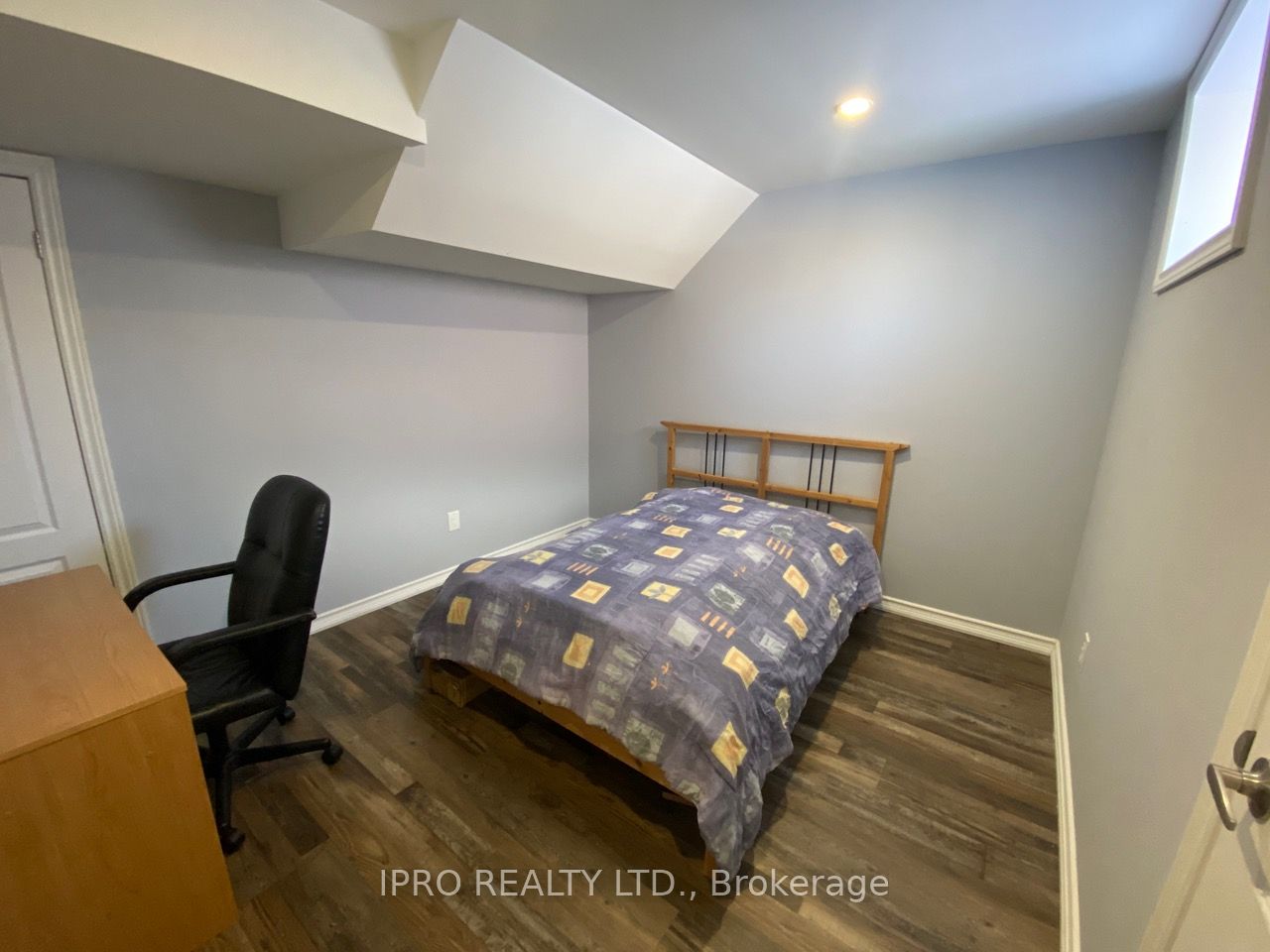 468 Dougall Ave Property Photo 33