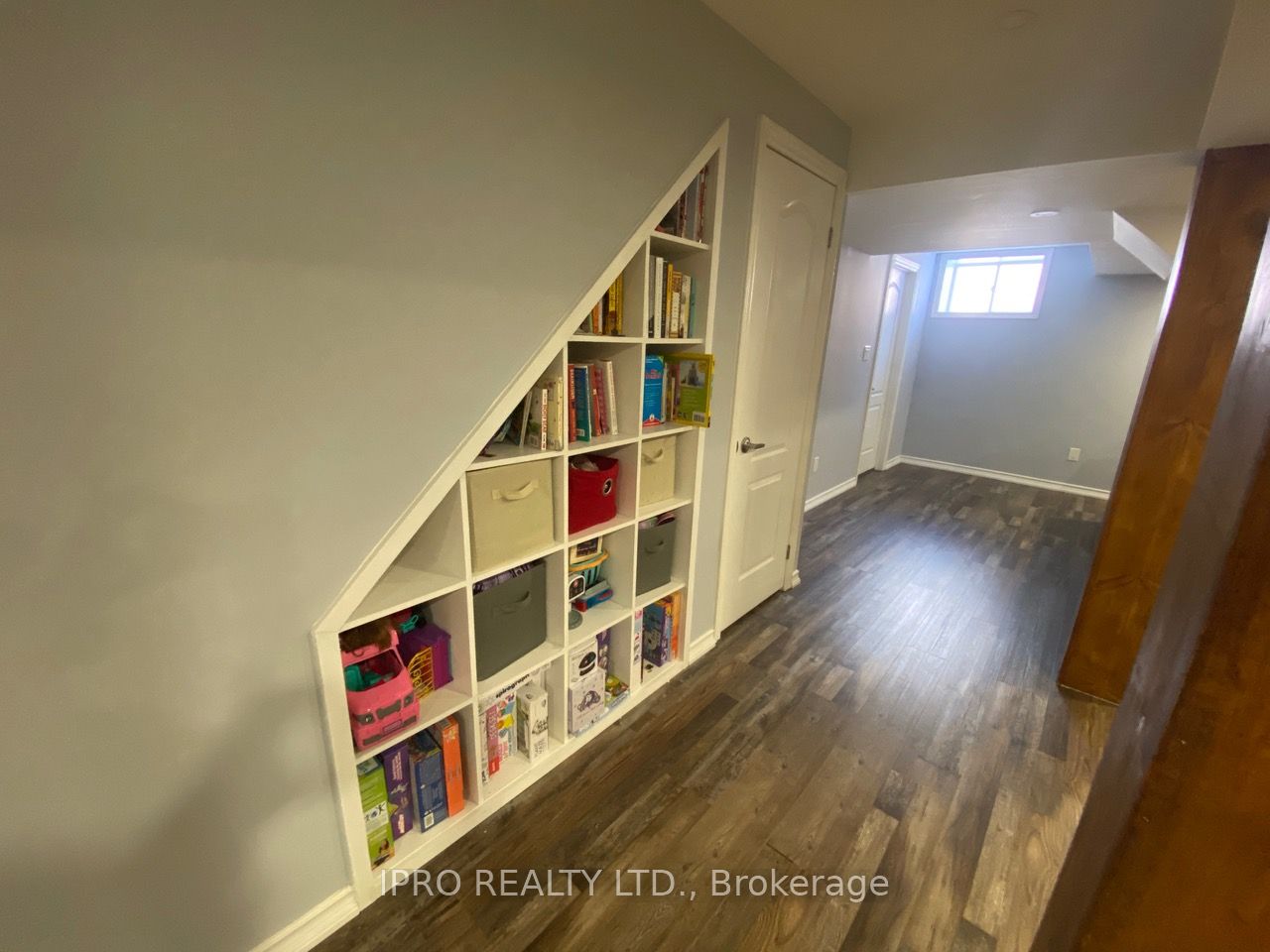 468 Dougall Ave Property Photo 36