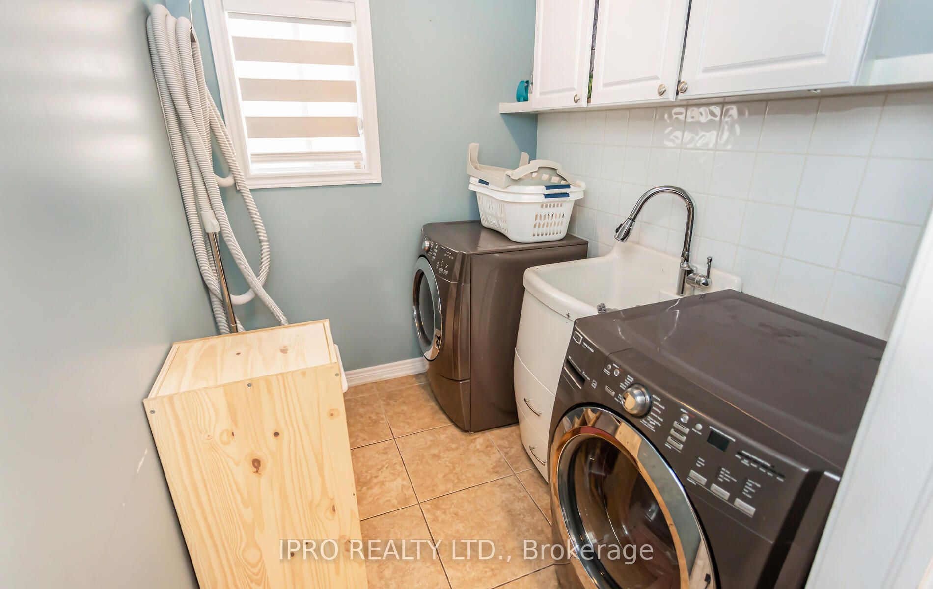 2471 Millstone Dr Property Photo 13
