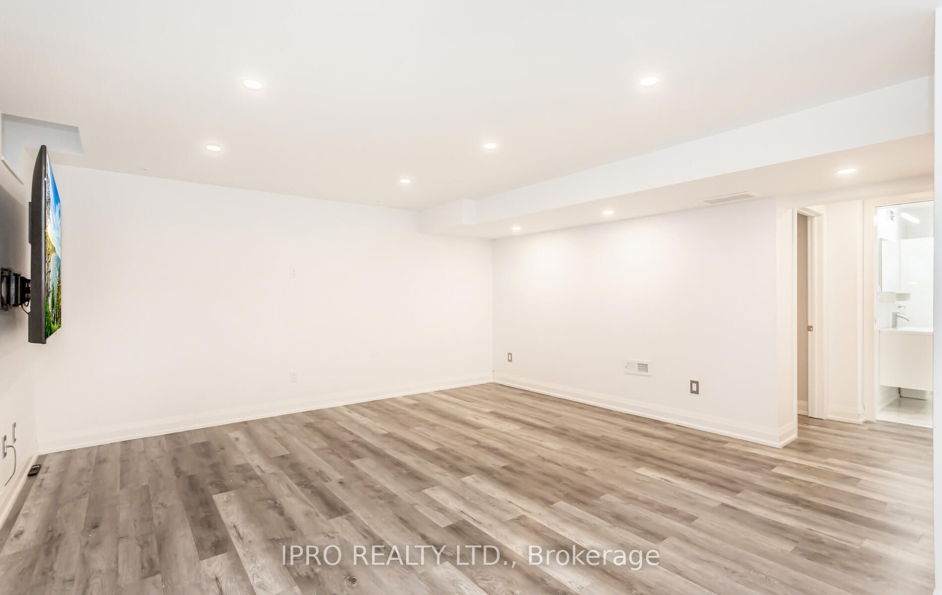 2471 Millstone Dr Property Photo 26
