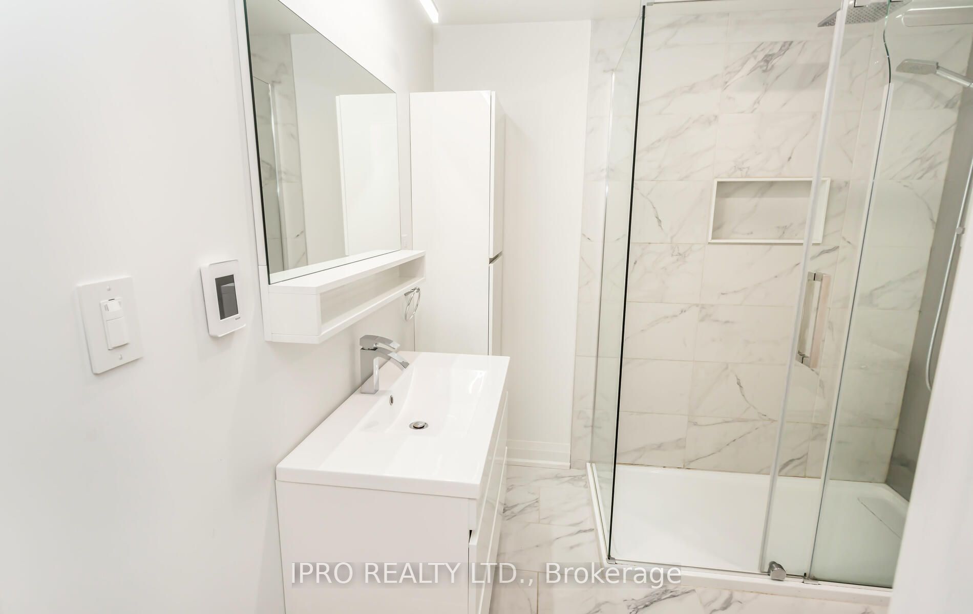 2471 Millstone Dr Property Photo 33