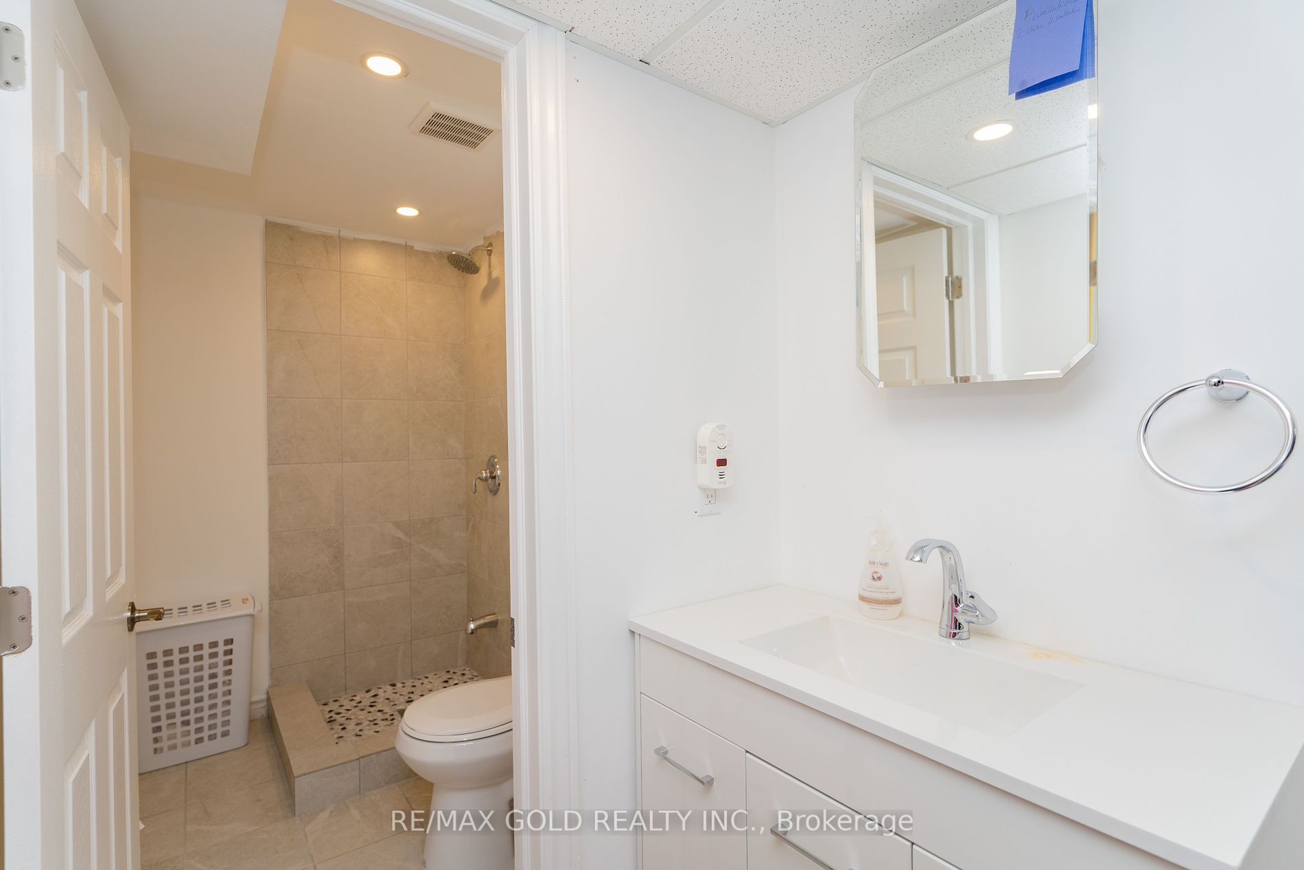54 Esplanade Rd Property Photo 12