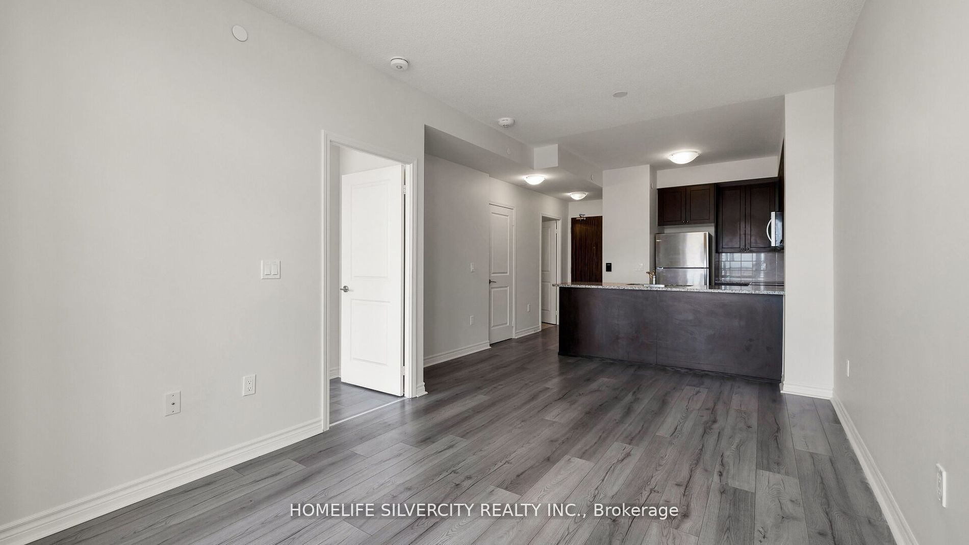349 Rathburn Rd W 15 Property Photo 18