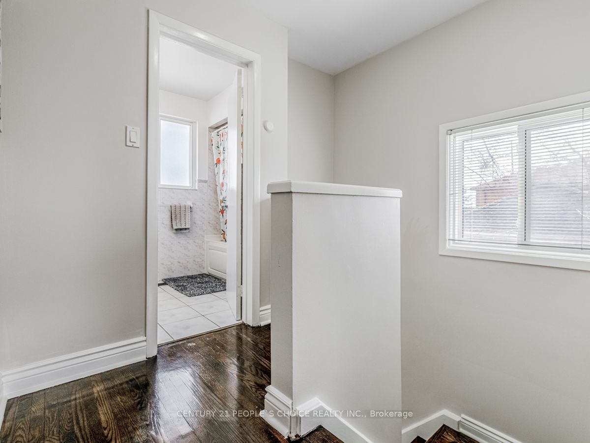 405 Revus Ave Property Photo 13