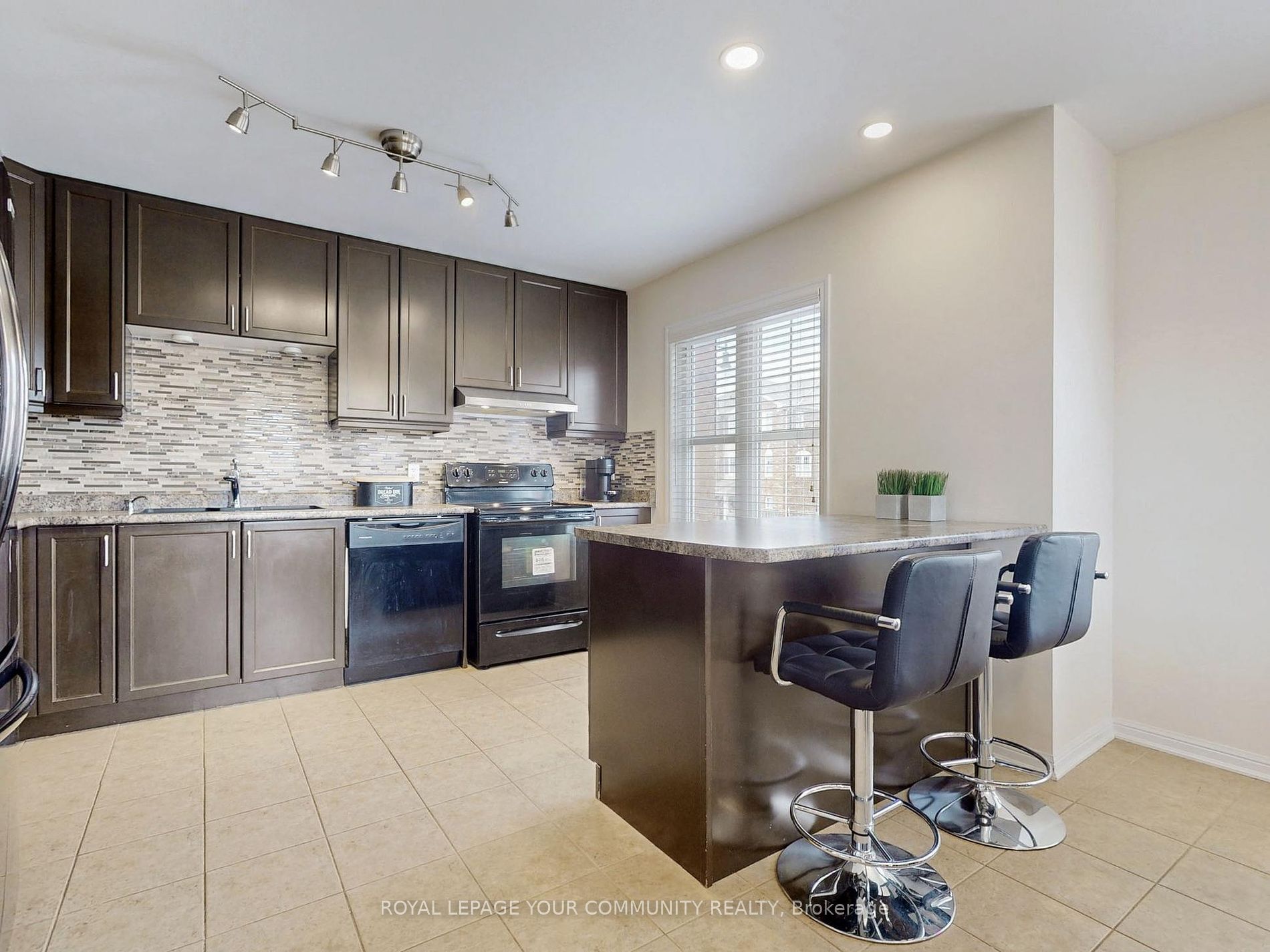 18 Betterton Cres Property Photo 14