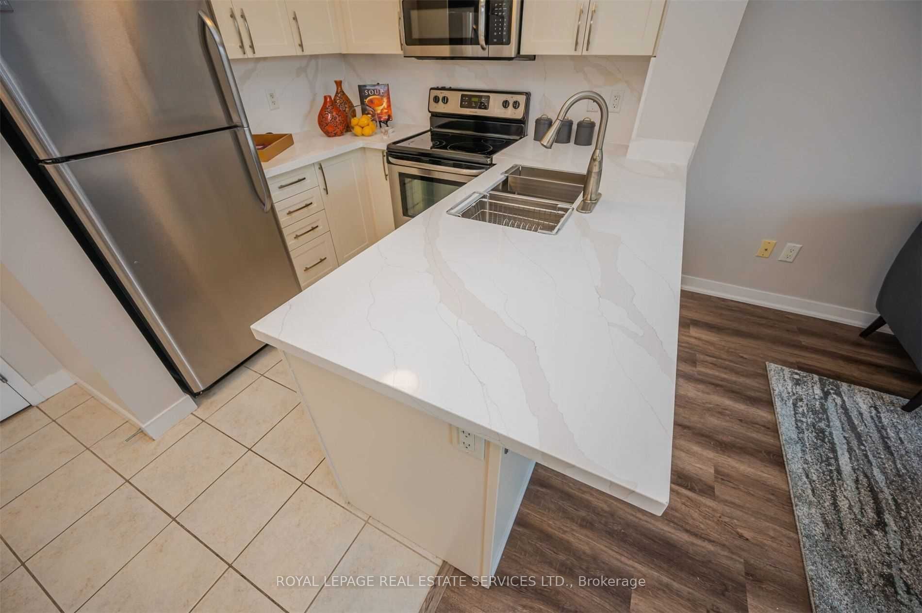 5317 Upper Middle Rd 5 Property Photo 4