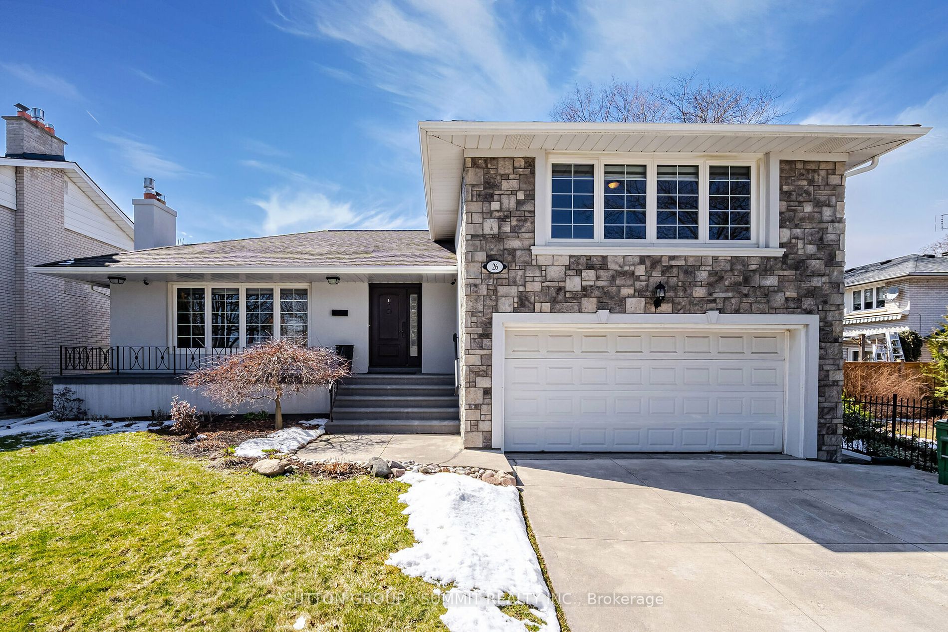 26 Hartsdale Dr Property Photo