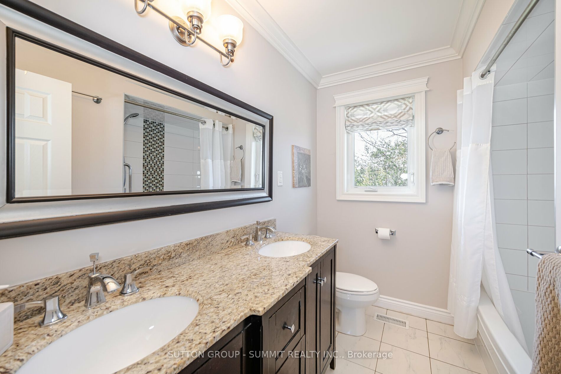 26 Hartsdale Dr Property Photo 19