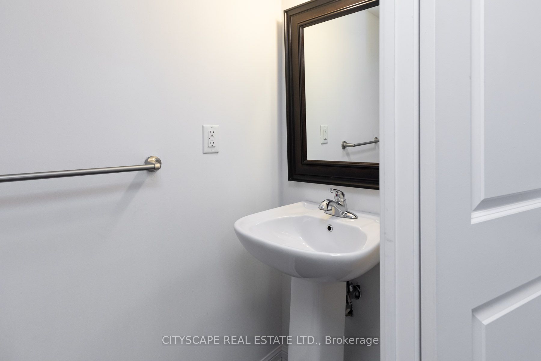 12 Foundry Ave 51 Property Photo 5